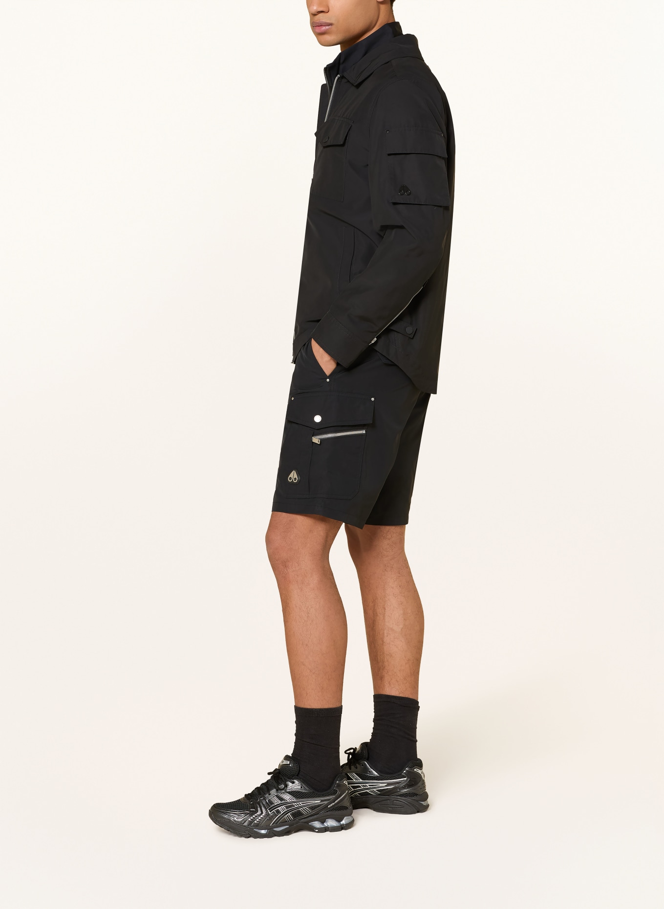 MOOSE KNUCKLES Kargo šortky BRADY: ČERNÁ