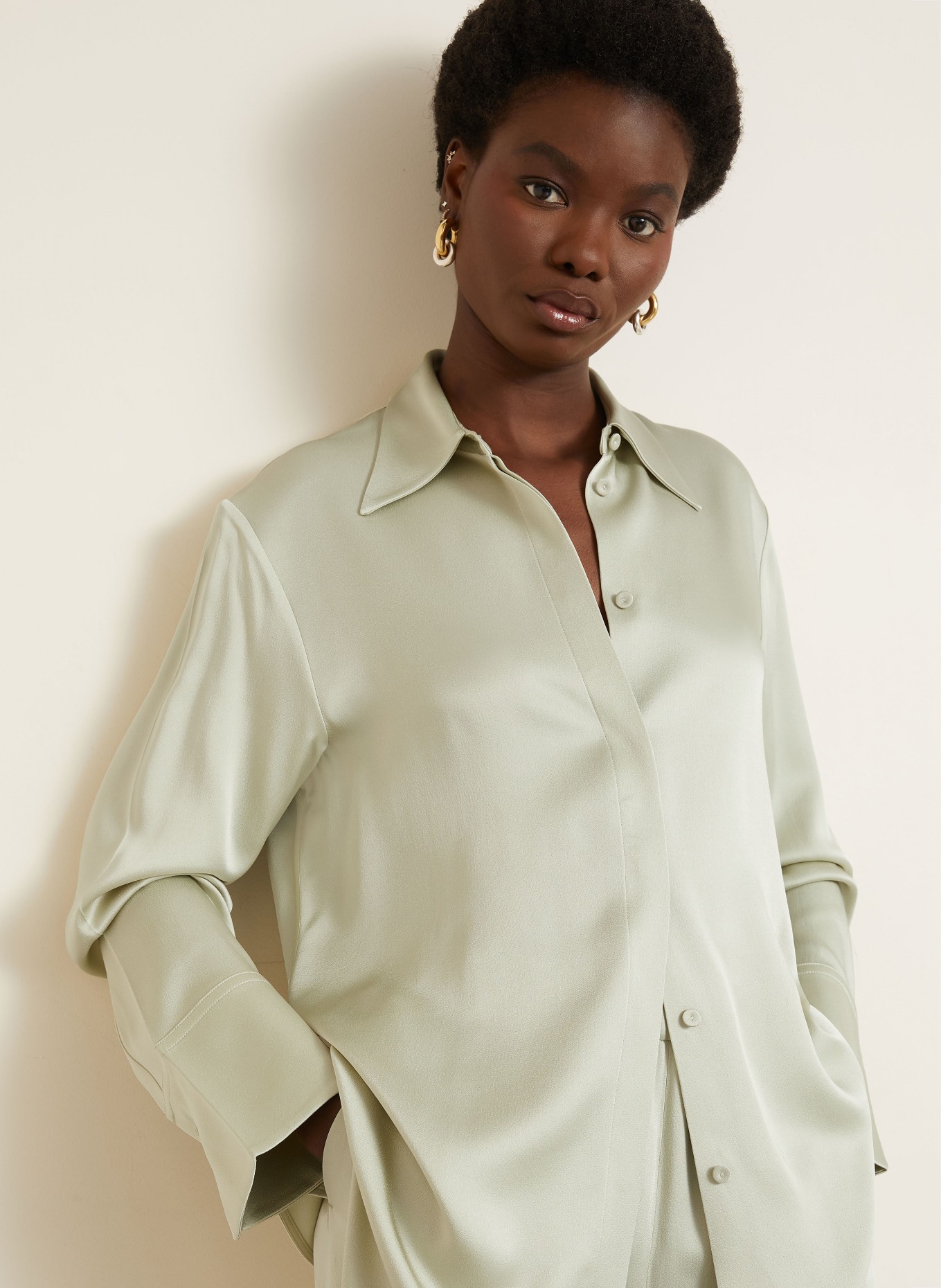 JIL SANDER Hemdbluse aus Satin: HELLGRÜN