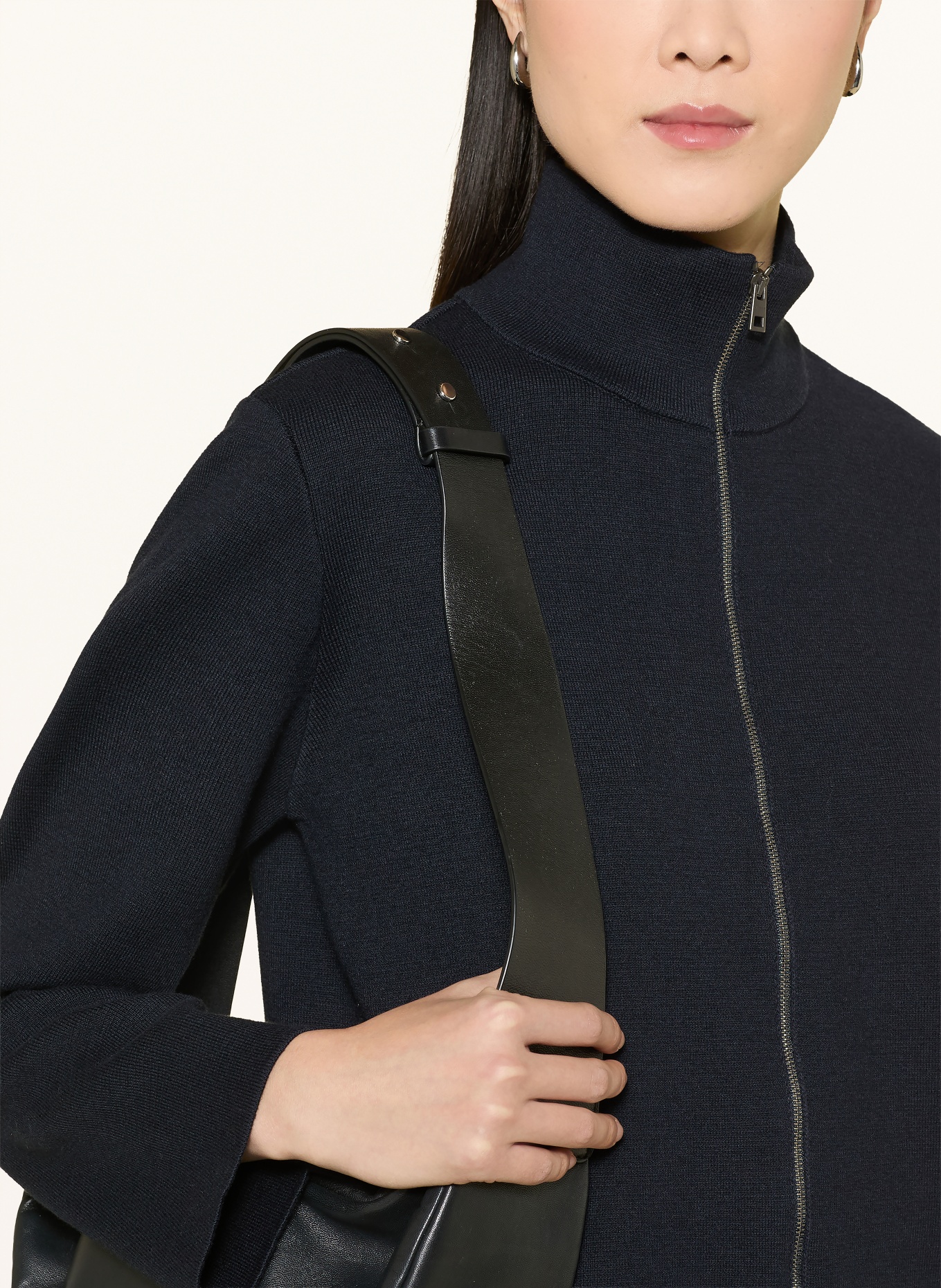 MAERZ MUENCHEN svetr: TMAVĚ MODRÁ