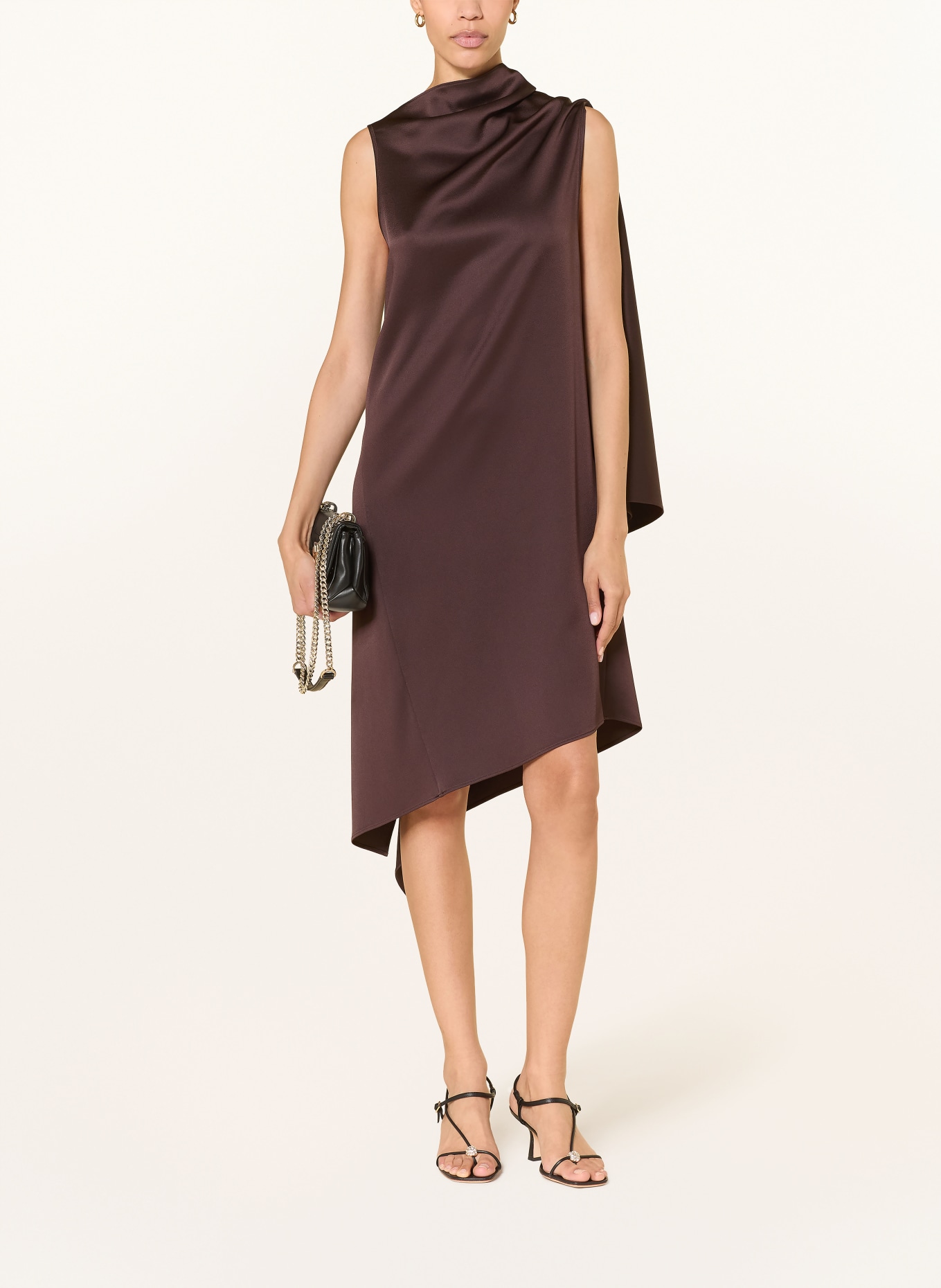 BOSS Satyna sukienka DAVERSE z falbanami: CIEMNOBRĄZOWY