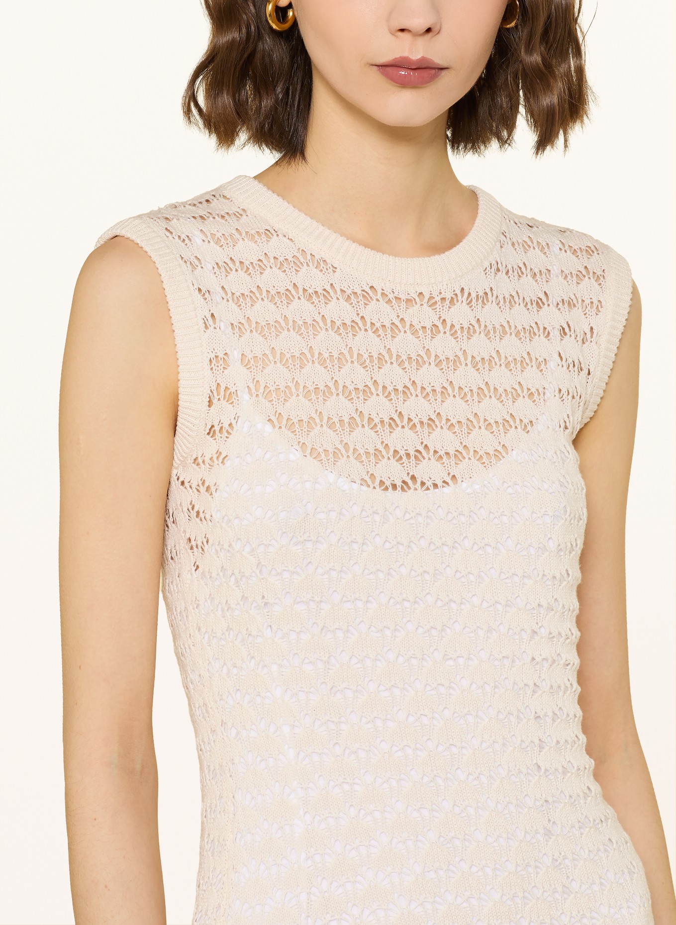 MRS & HUGS pletené šaty: KRÉMOVÁ