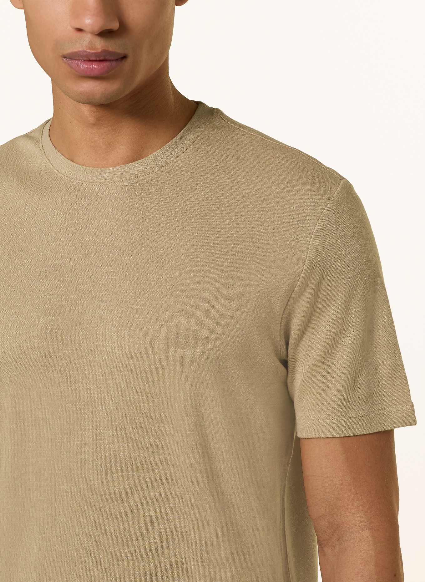 HUGO T-Shirt DULEROSTEE mit Leinen: CAMEL