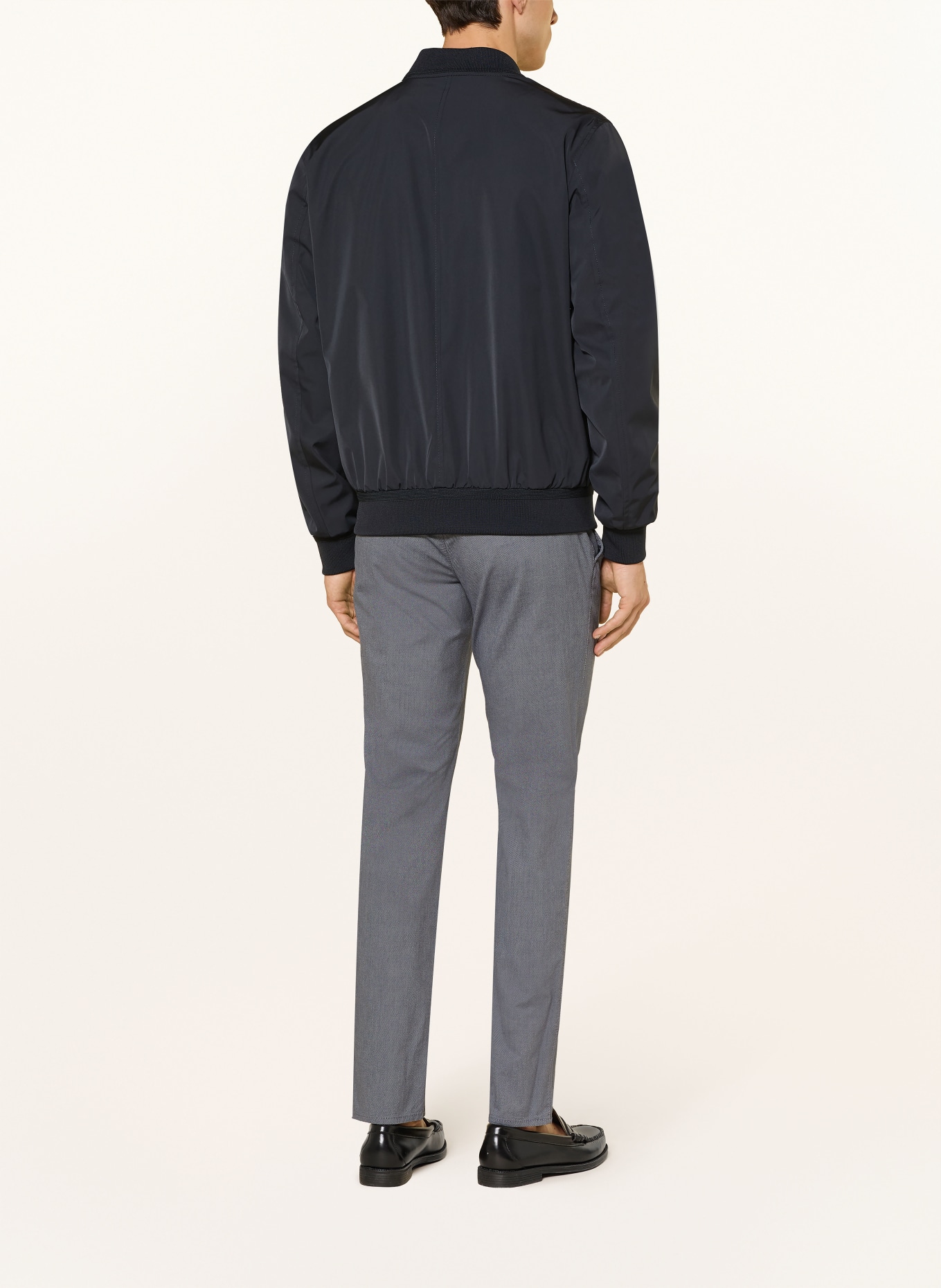 BRAX Chino FABIO Modern Fit: ČERNOŠEDÁ