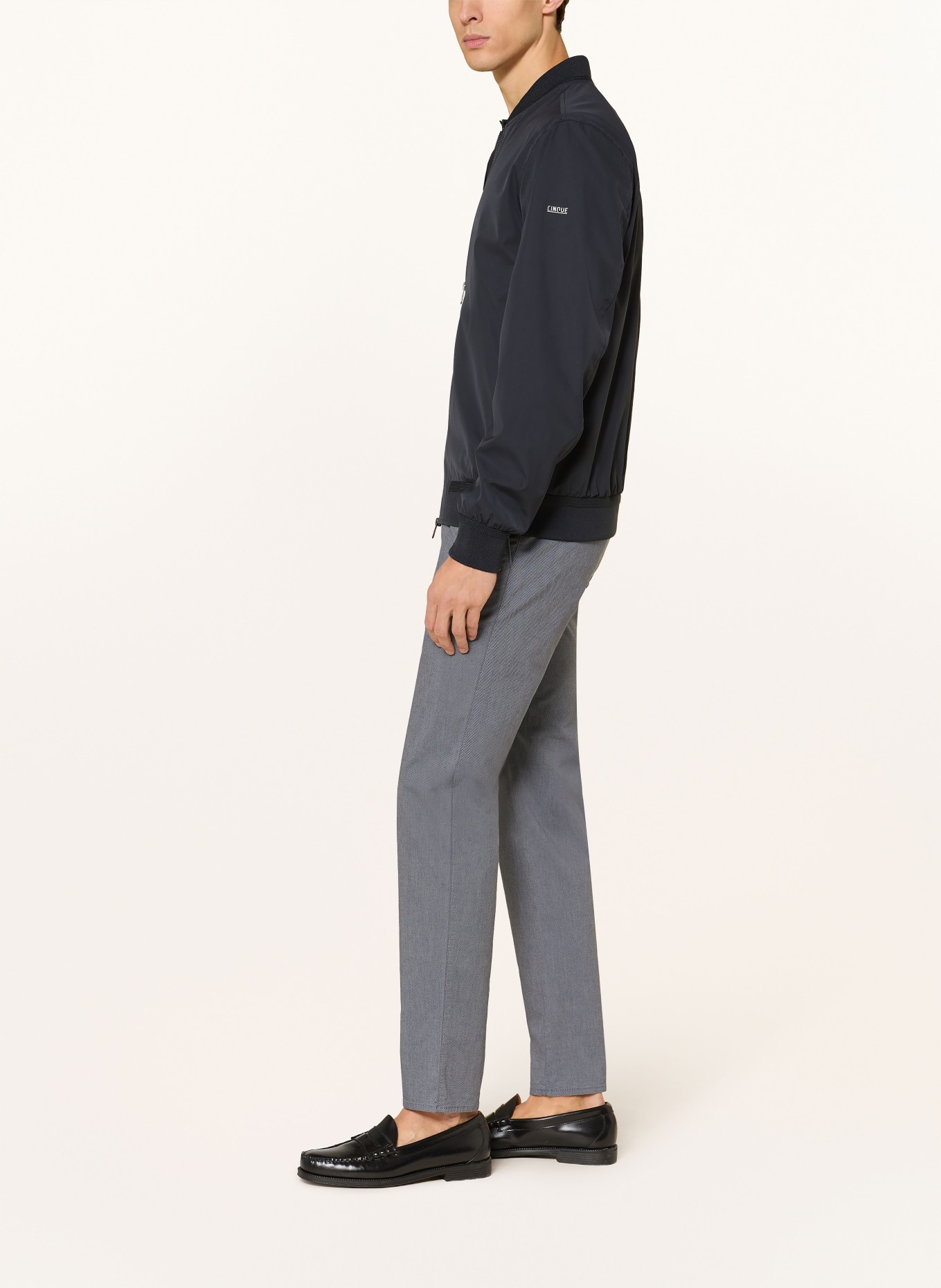 BRAX Chino FABIO Modern Fit: ČERNOŠEDÁ