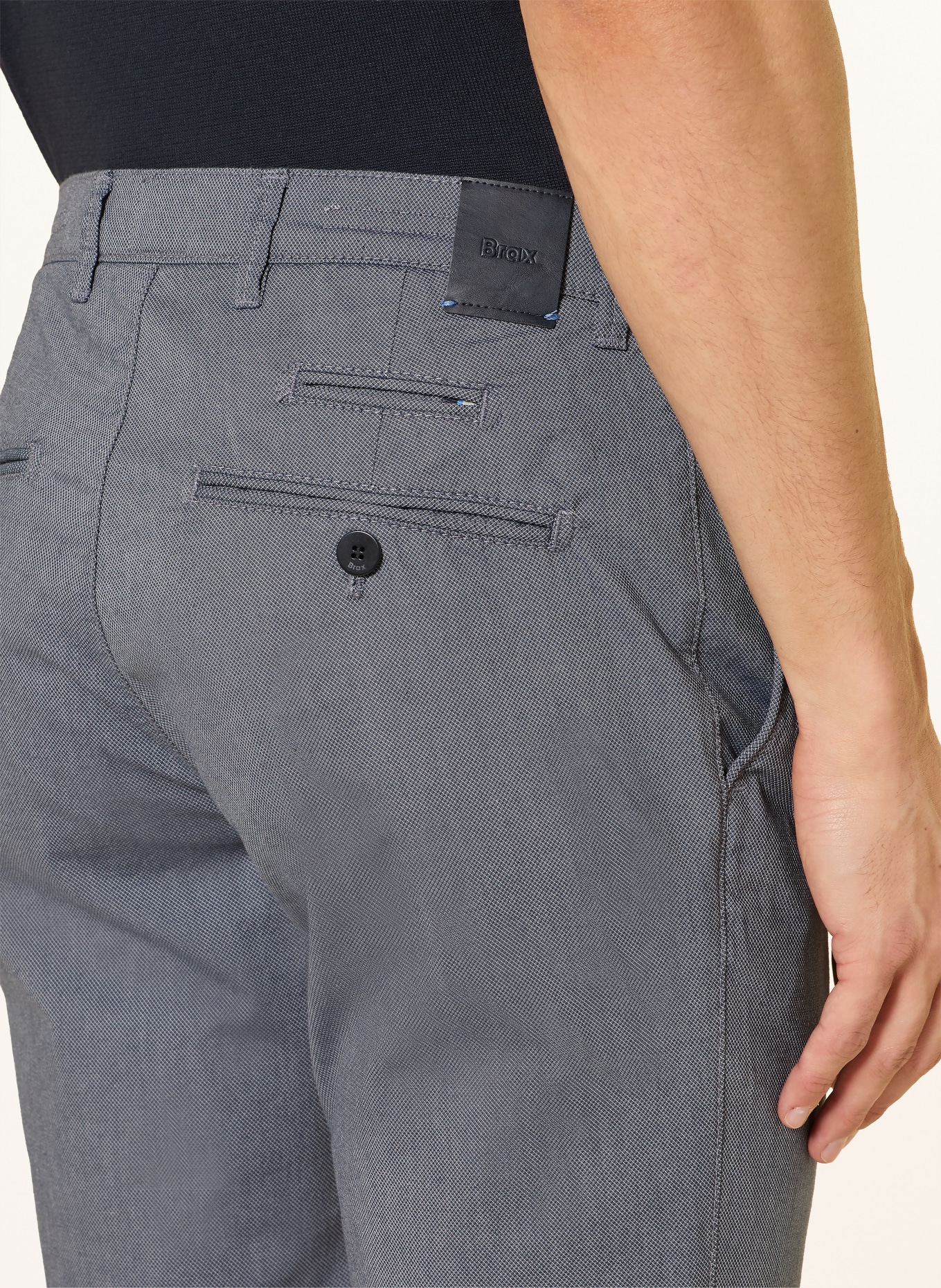 BRAX Chino FABIO Modern Fit: ČERNOŠEDÁ