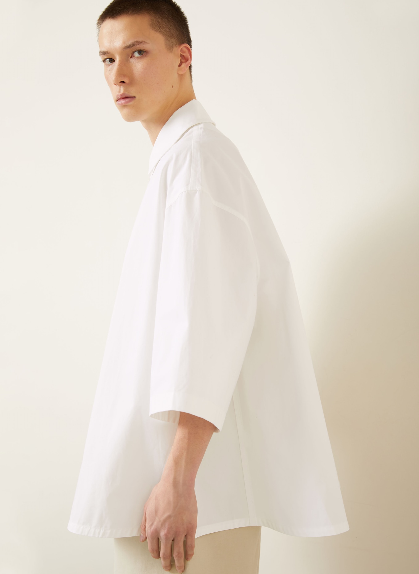 JACQUEMUS LA CHEMISE TRIANGLE Comfort Fit shirt with 3/4 sleeves: WHITE