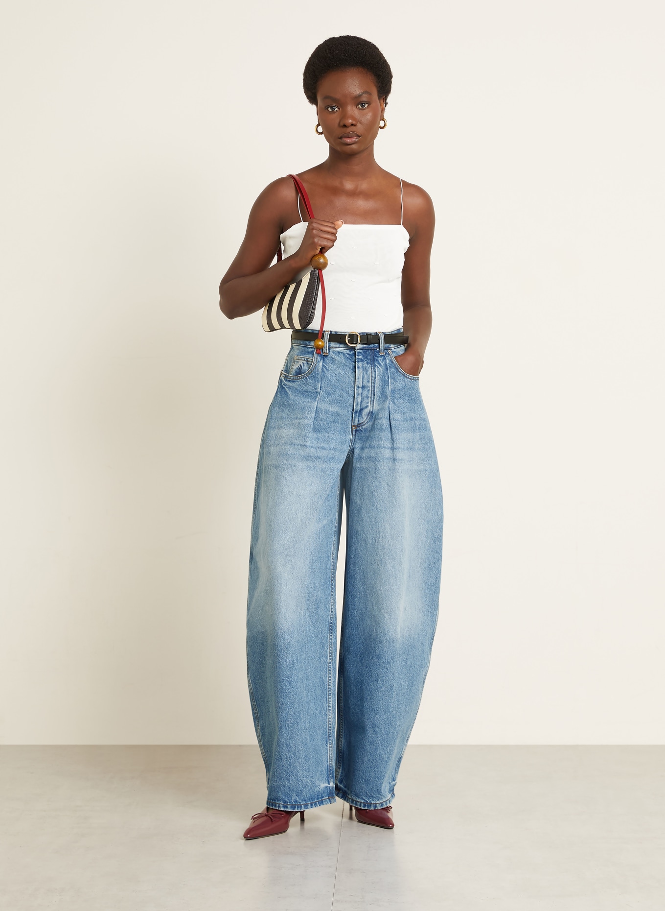 JACQUEMUS Barrel Jeans LE DE-NÎMES OVALO: 33C BLUE/TABAC