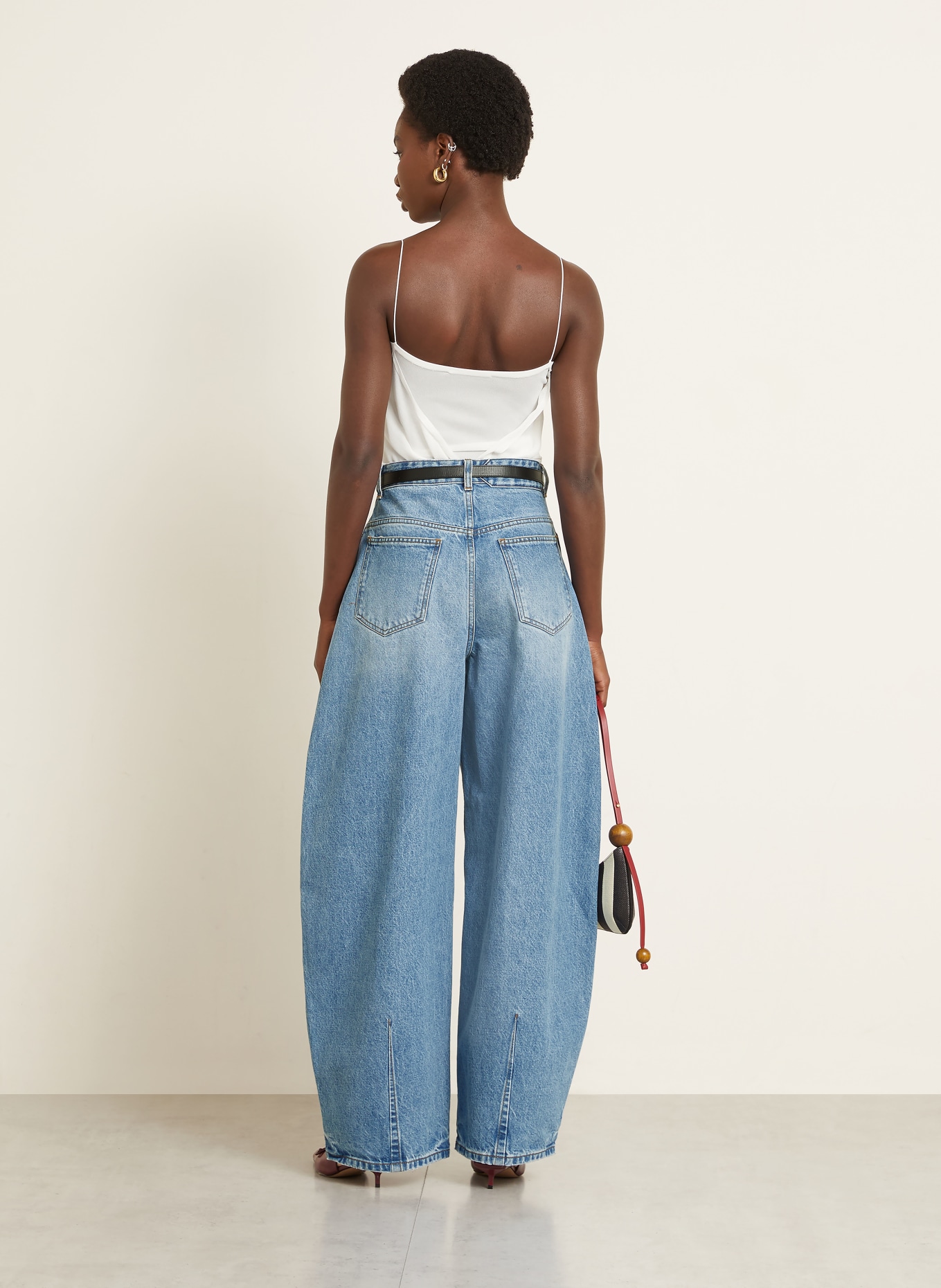 JACQUEMUS Barrel Jeans LE DE-NÎMES OVALO: 33C BLUE/TABAC