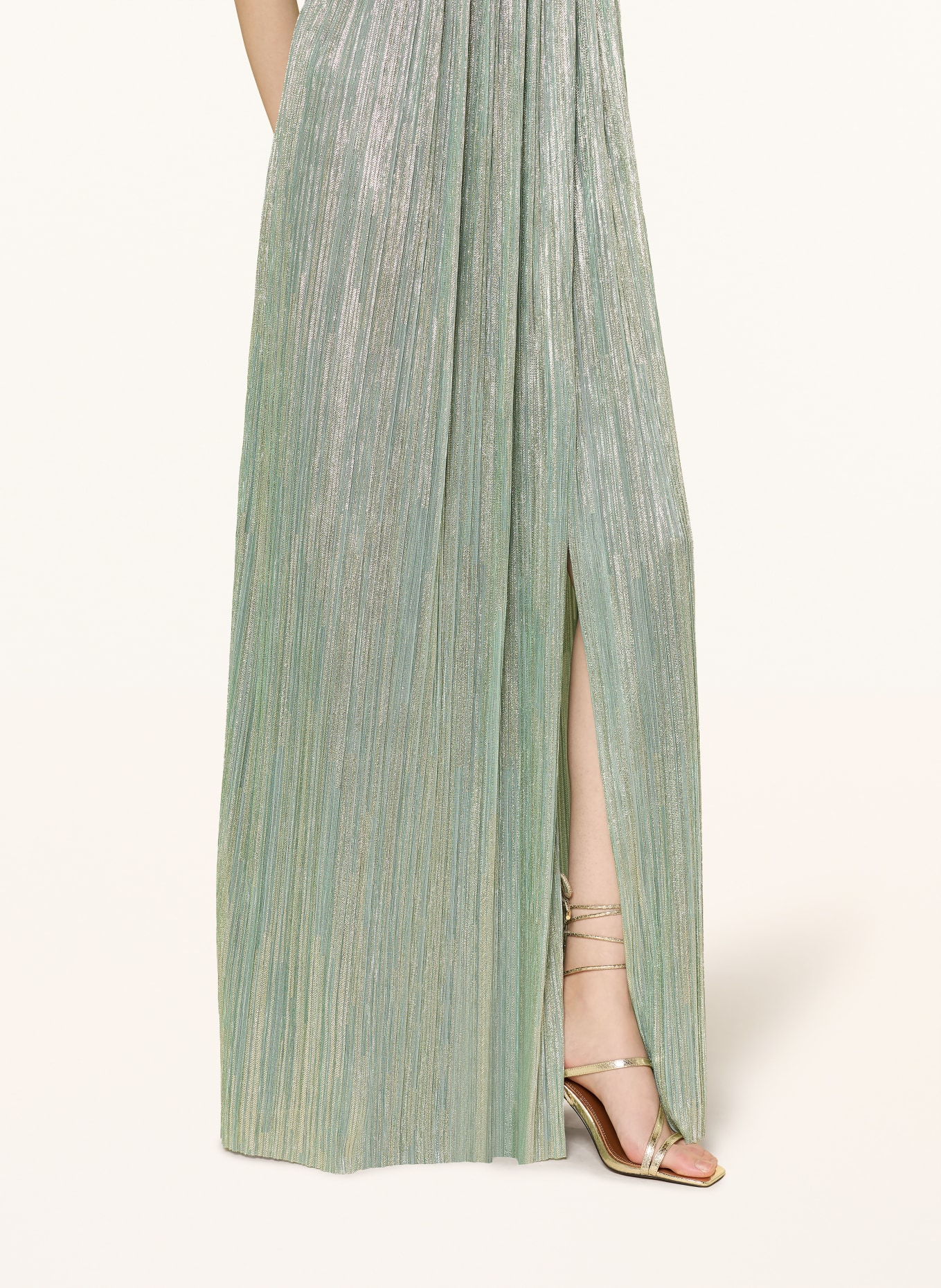 SWING Evening gown with glitter thread and pleats: LIGHT GREEN / GOLD