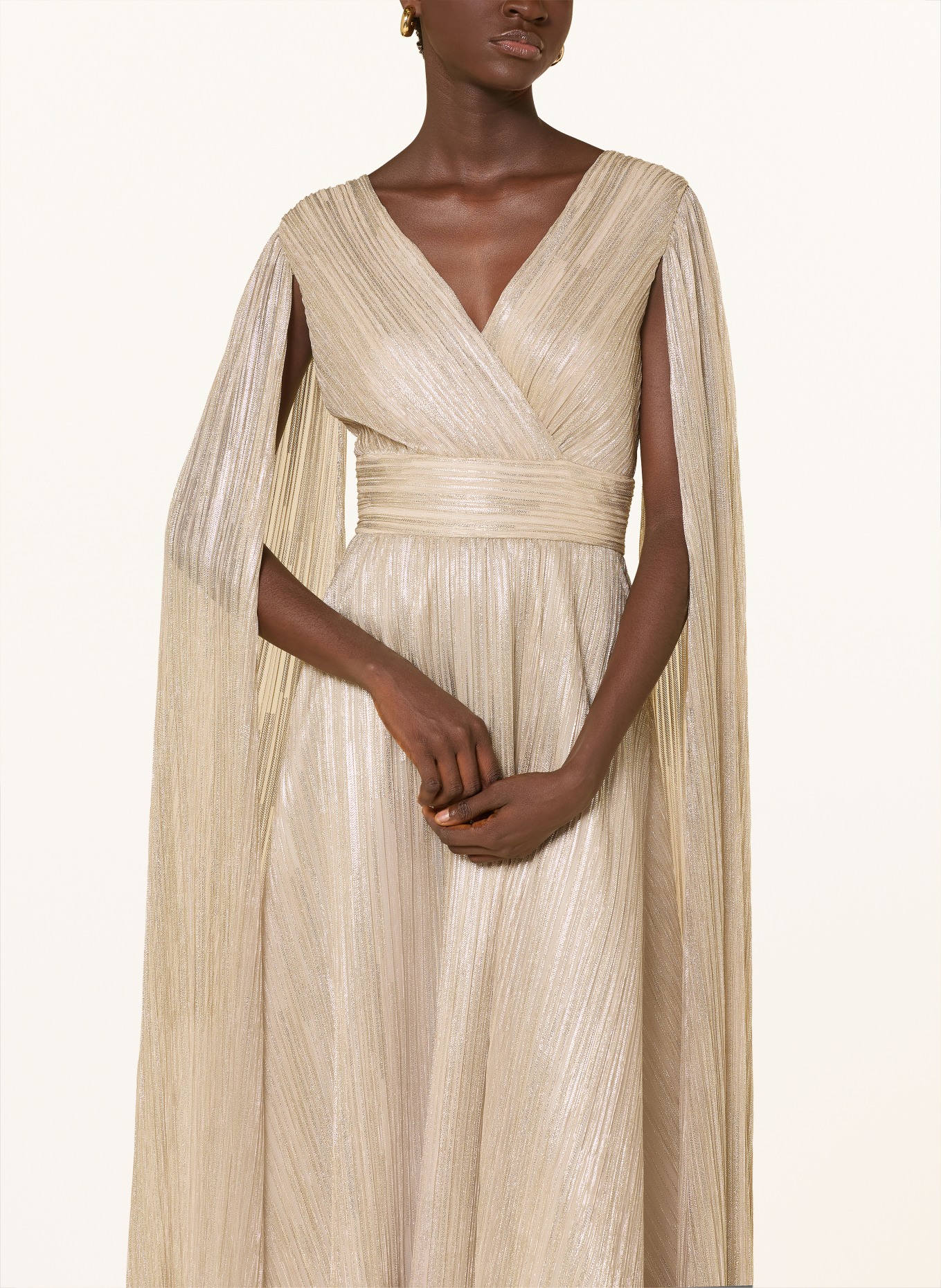 SWING Večerní šaty s plisováním a třpytivou nití: ZLATÁ