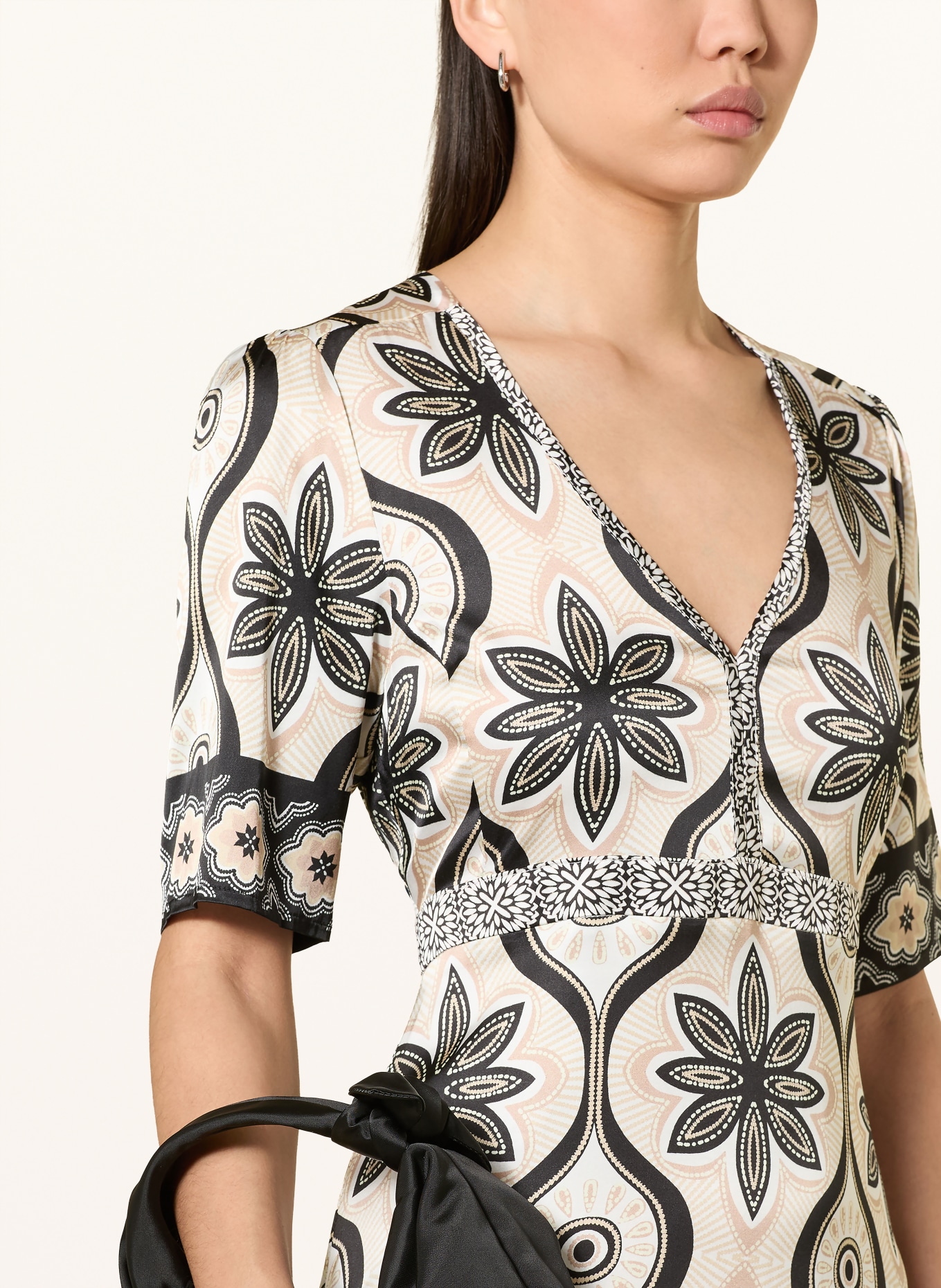 Grace robe: BEIGE / BLANC / NOIR