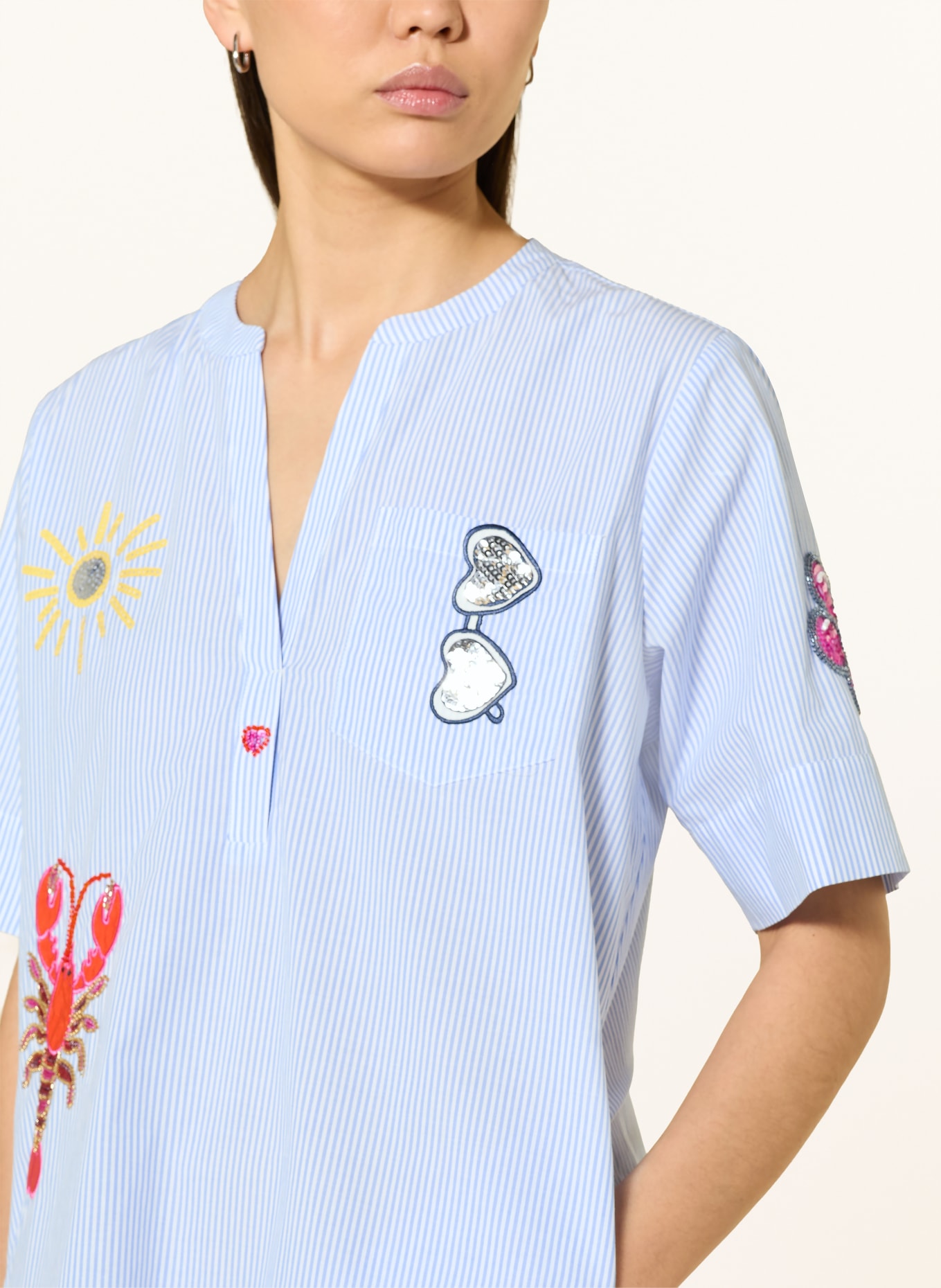 Grace Robe avec perles décoratives et paillettes: BLEU CLAIR / ROUGE / BLANC