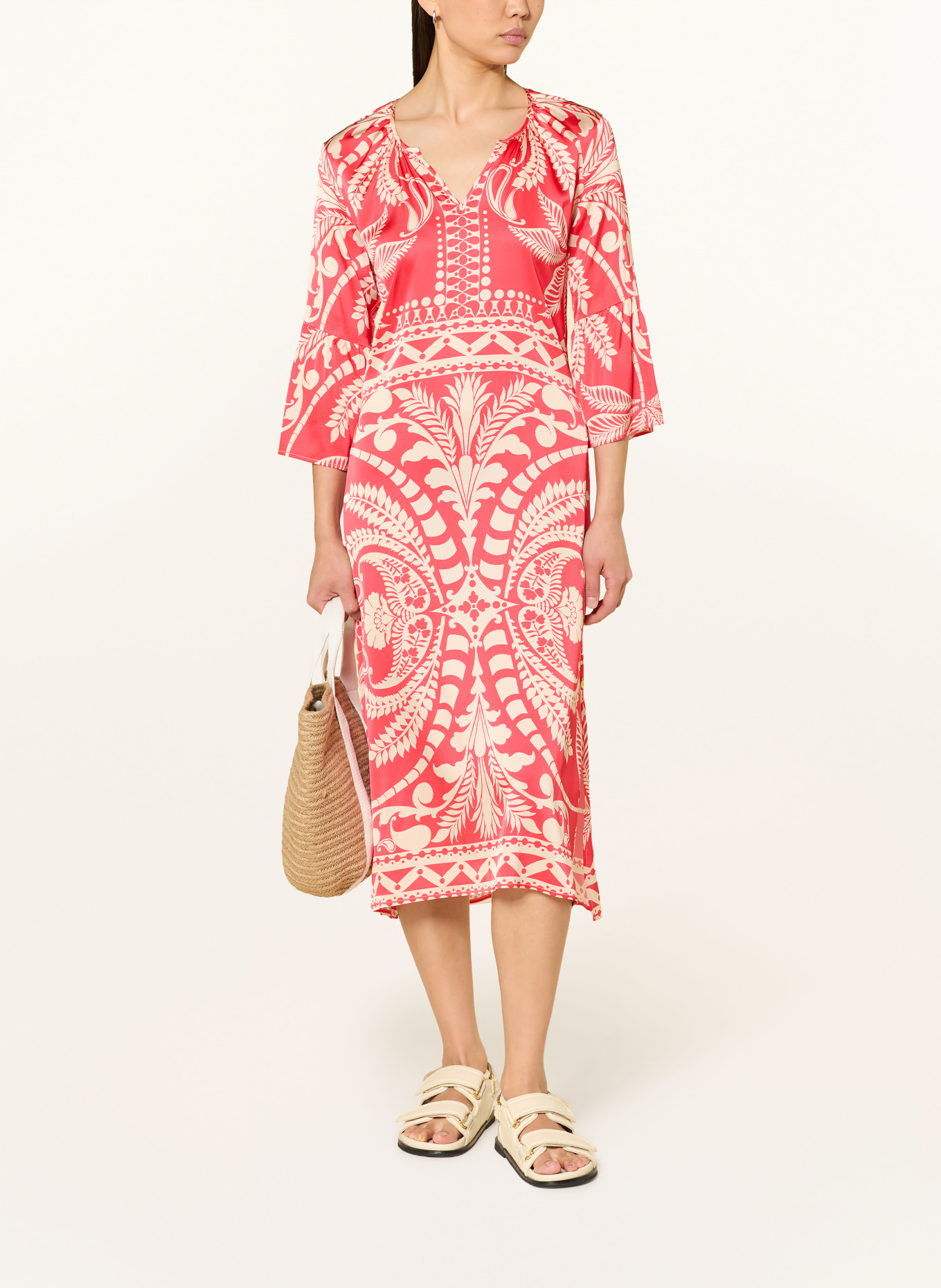 yippie hippie Satin dress with 3/4 sleeves and ruffles: RED / BEIGE