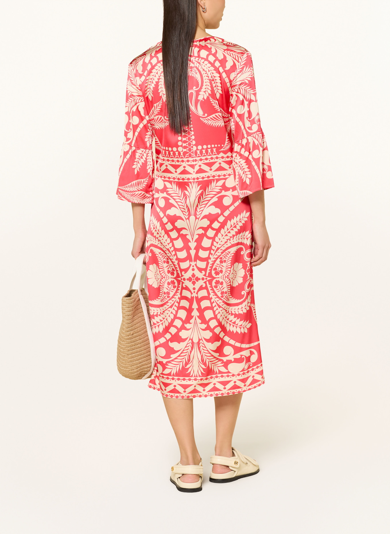 yippie hippie Satin dress with 3/4 sleeves and ruffles: RED / BEIGE