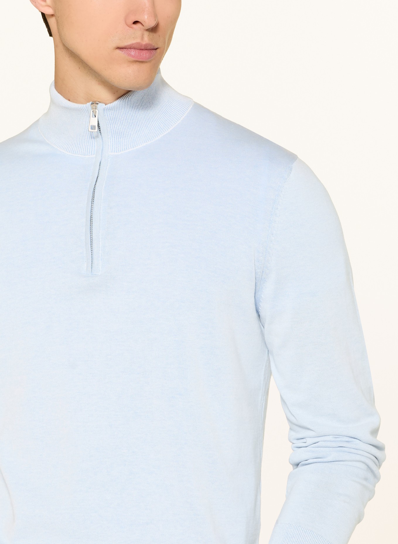 MAERZ MUENCHEN Troyer: TMAVĚ MODRÁ