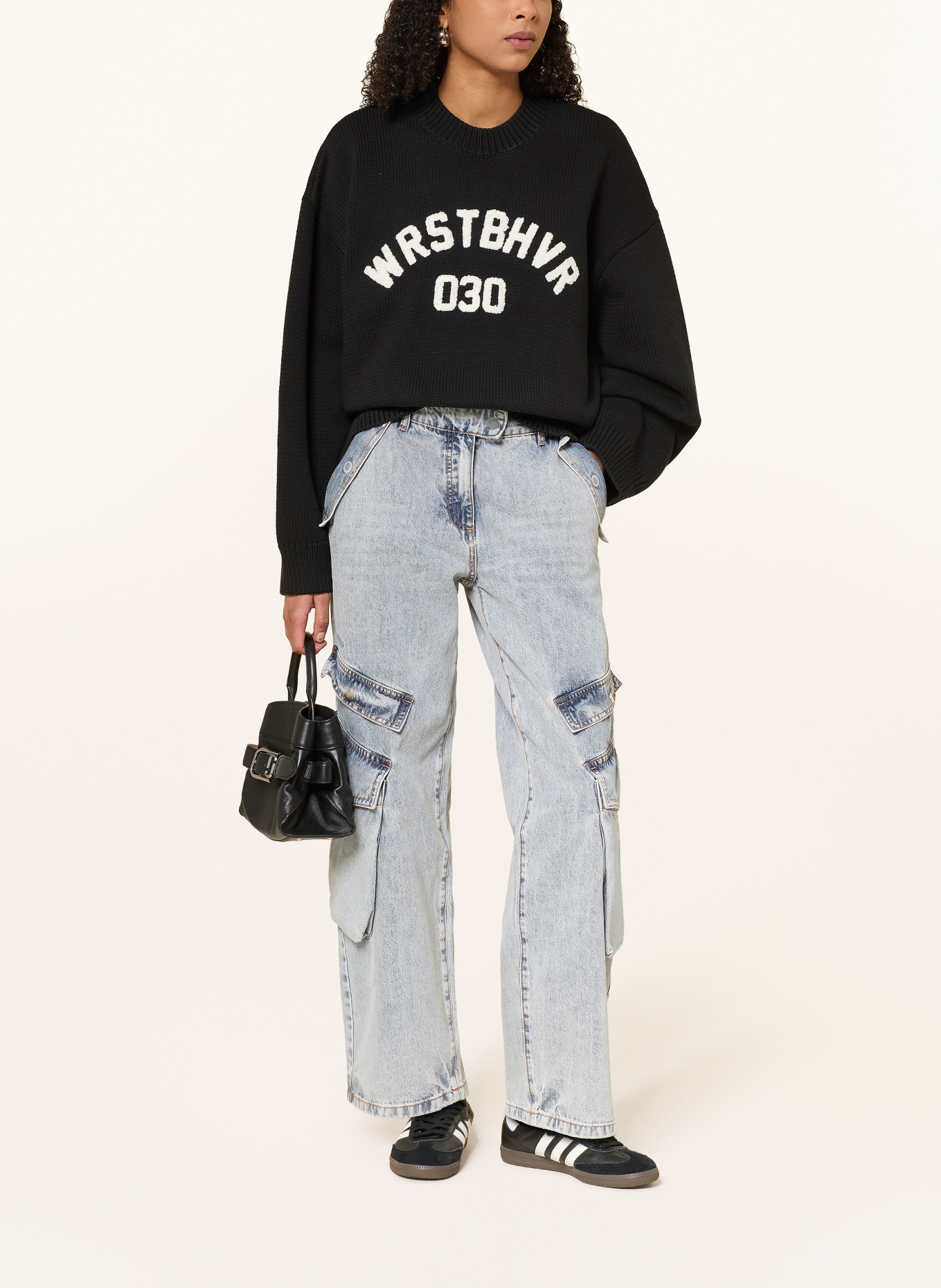 WRSTBHVR Oversized svetr LUNA: ČERNÁ / BÍLÁ