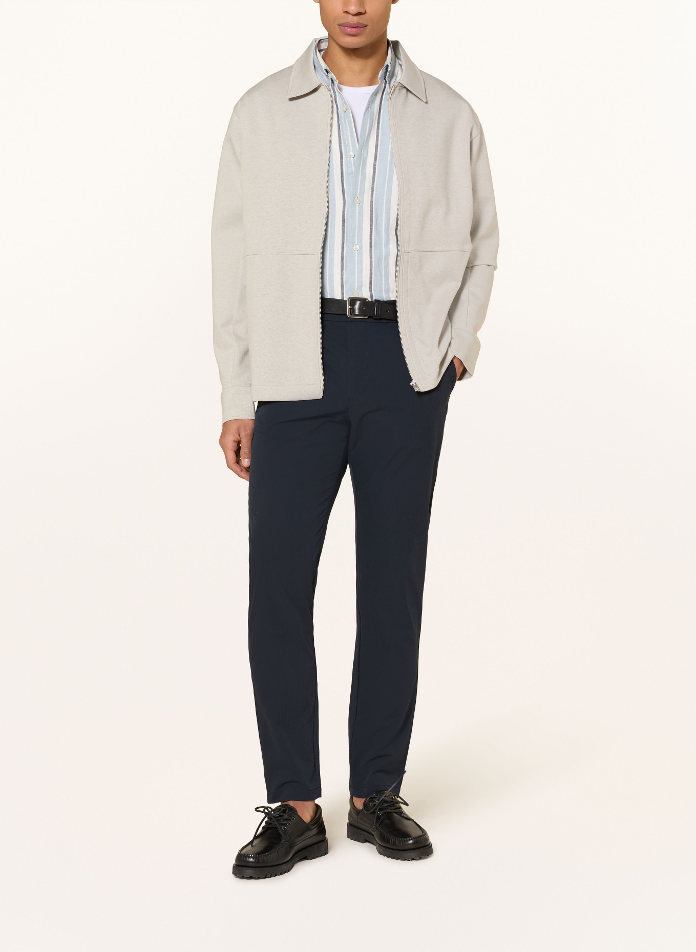 BOSS Chino o zwężanym kroju: GRANATOWY