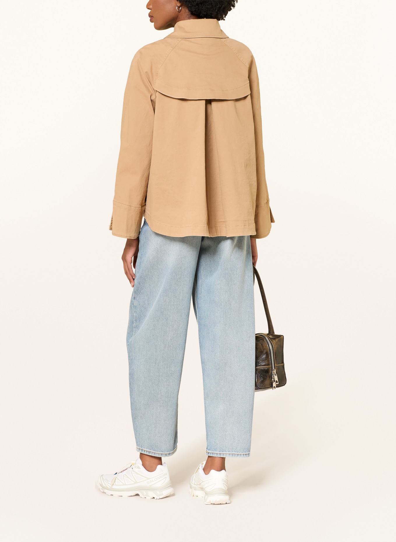 IQ STUDIO trenchcoat: VELBLOUDÍ