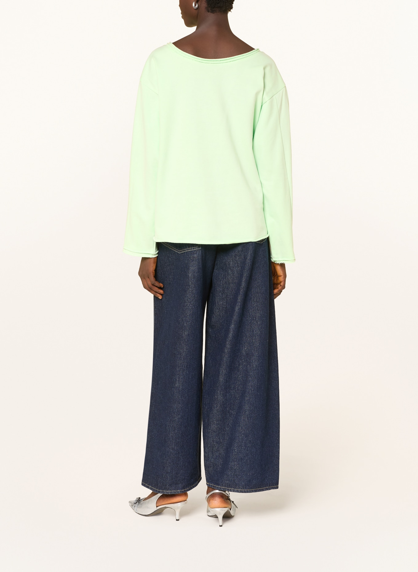 ELIAS RUMELIS Oversized mikina WINIFRI: SVĚTLE ZELENÁ