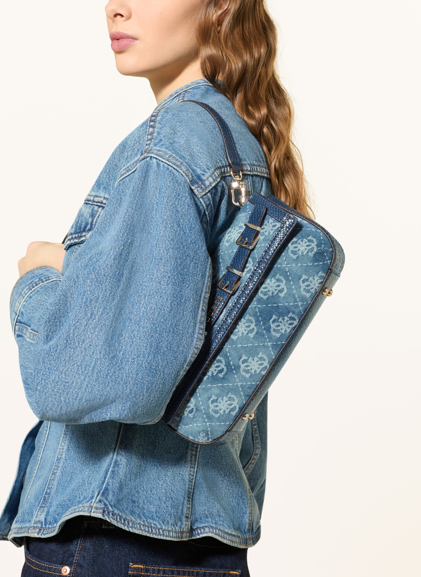 GUESS DOVIE shoulder bag: LIGHT BLUE / SILVER