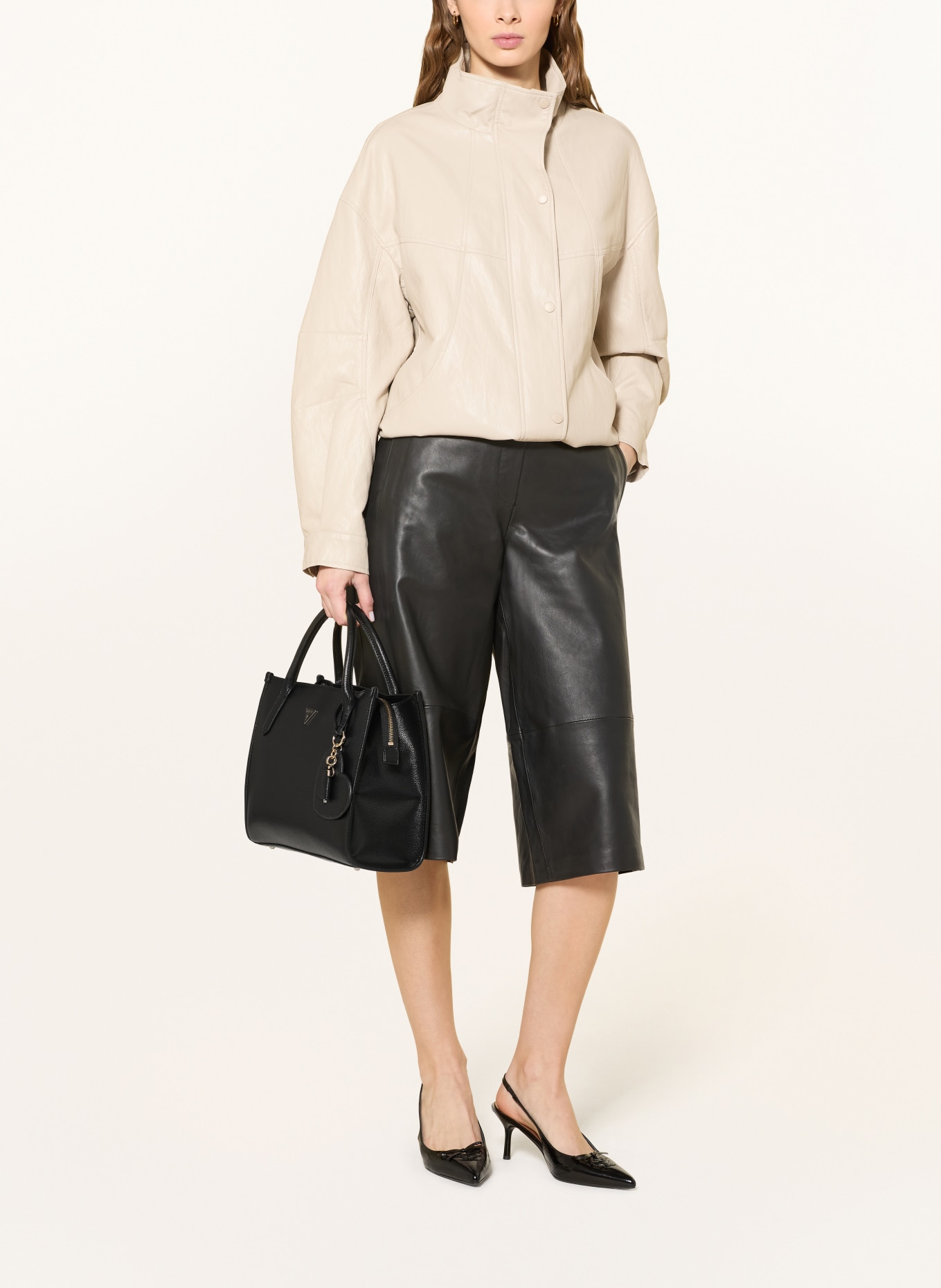 GUESS Nákupní taška ISOBEL: ČERNÁ