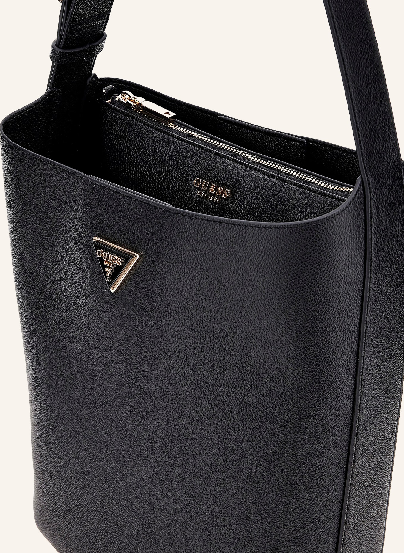 GUESS MERIDIAN drawstring bag with pouch: BLACK