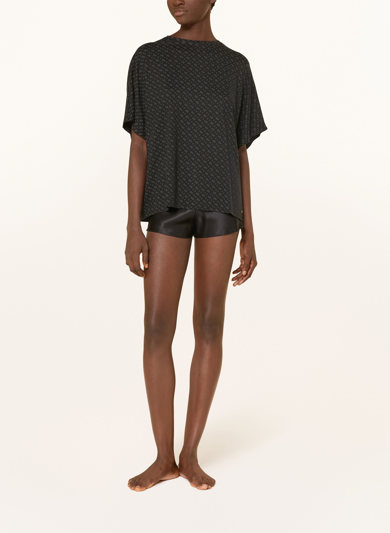 BOSS noční košile: ČERNÁ / TMAVĚ ŠEDÁ