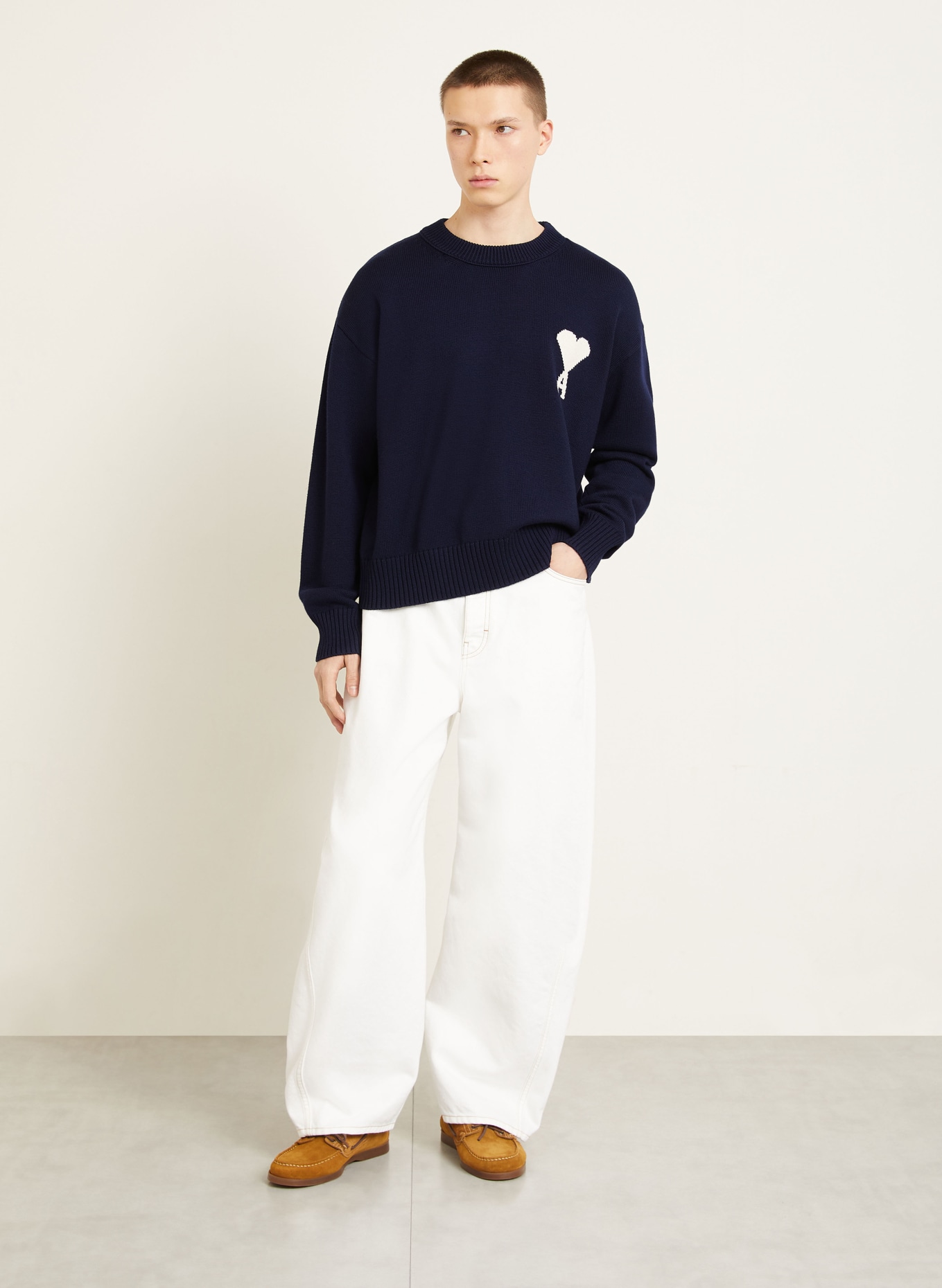 AMI PARIS Pullover: DUNKELBLAU / WEISS