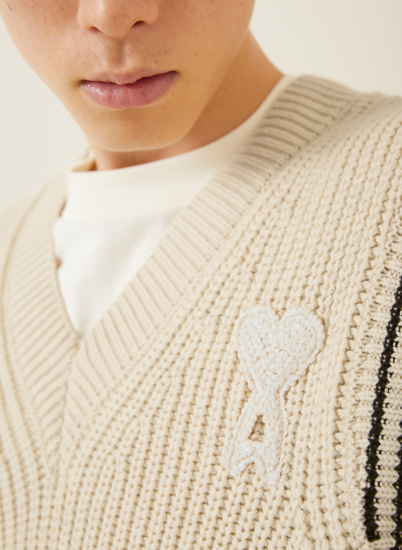 AMI PARIS Pullunder: CREME / SCHWARZ