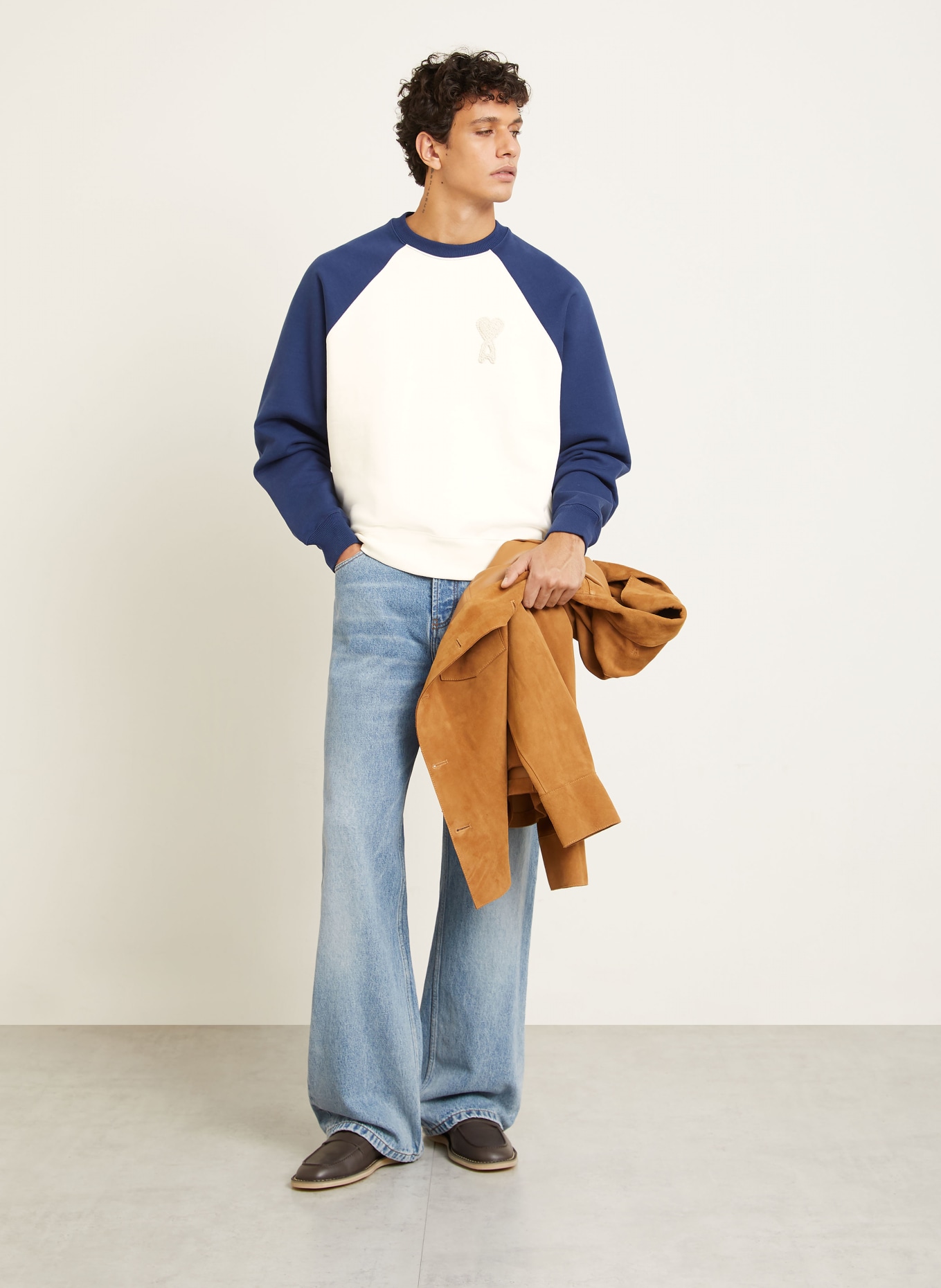 AMI PARIS Sweatshirt: CREME / DUNKELBLAU