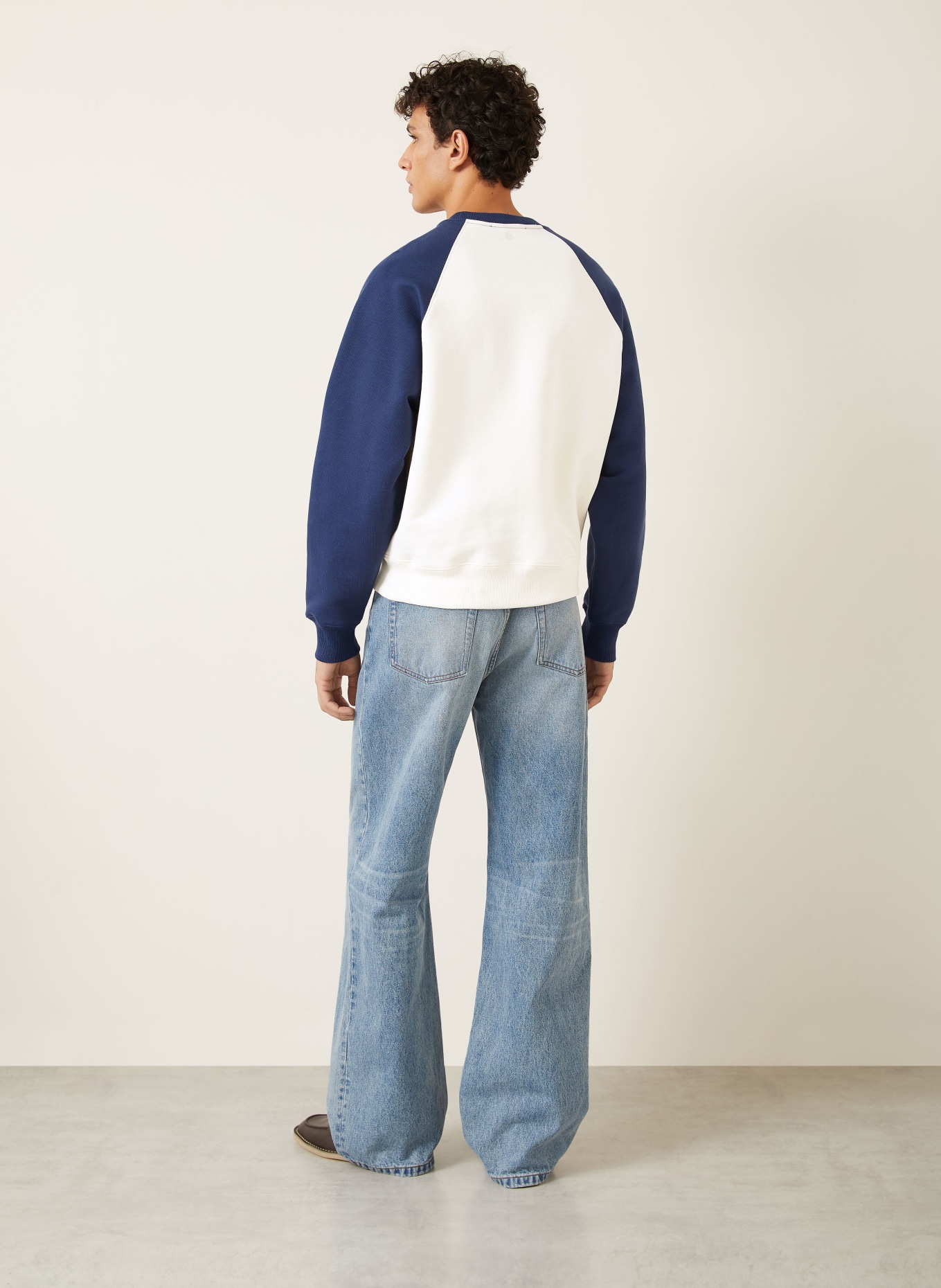 AMI PARIS Sweatshirt: CREME / DUNKELBLAU