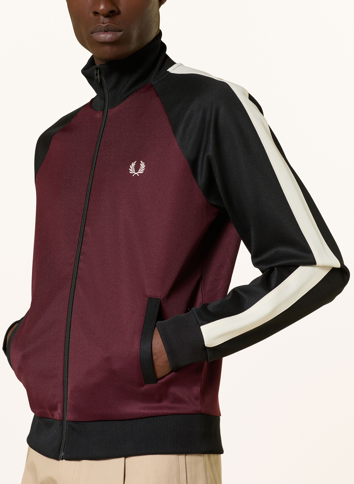 FRED PERRY Trainingsjacke: SCHWARZ
