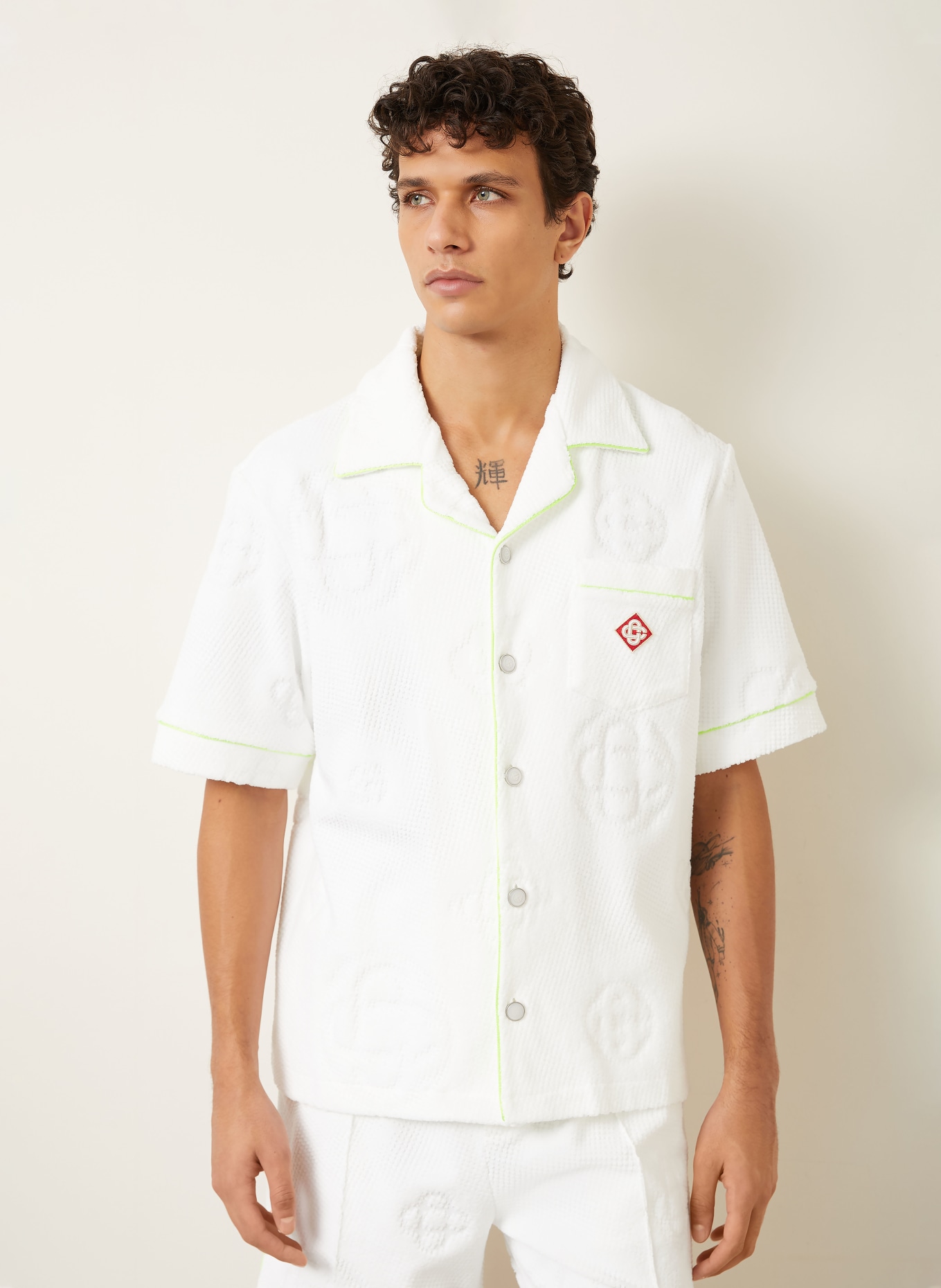 Casablanca Resorthemd Comfort Fit aus Frottee: WEISS / NEONGRÜN