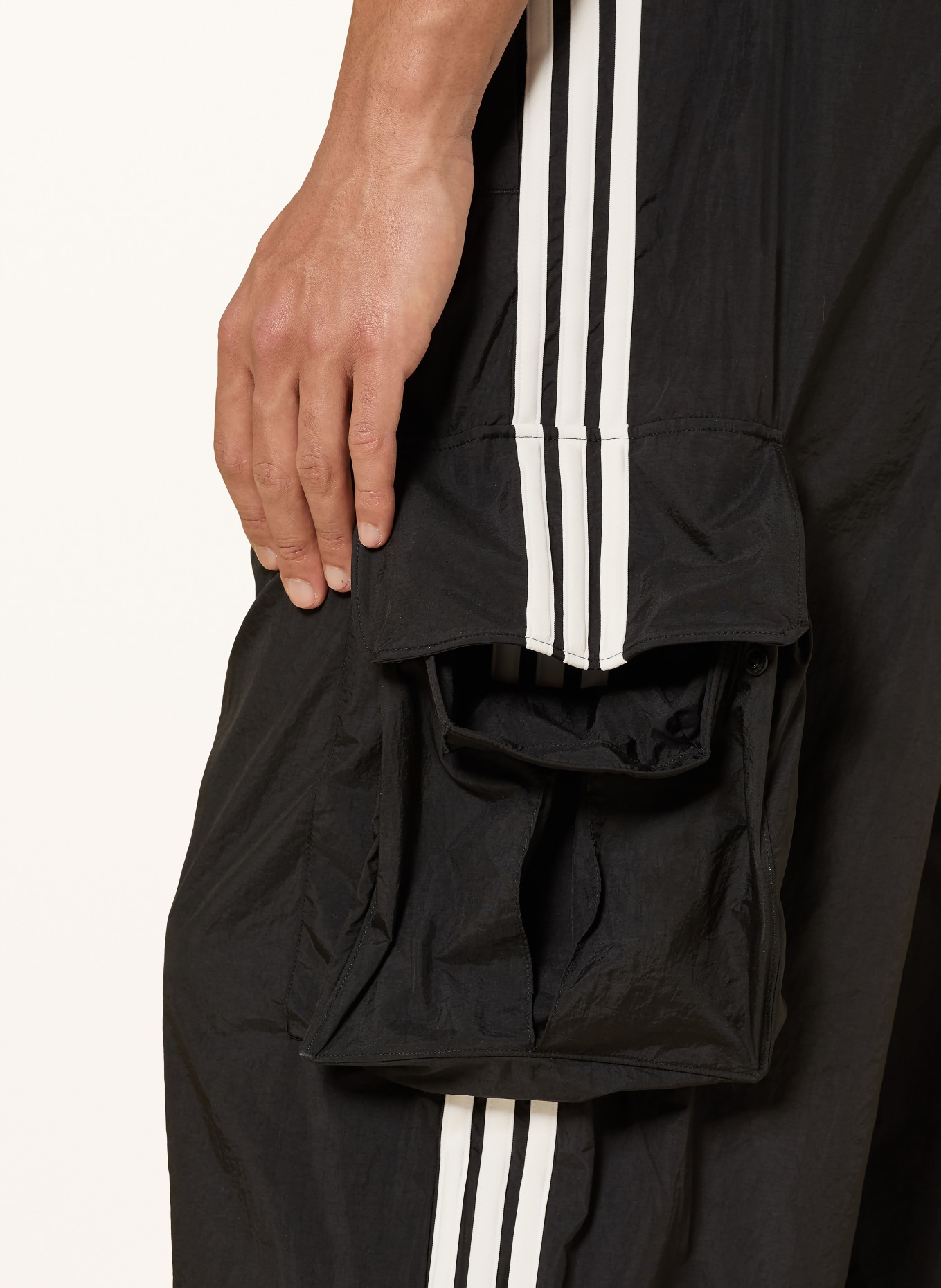 Y-3 Cargohose NYLON WIRED Loose Fit: SCHWARZ / WEISS