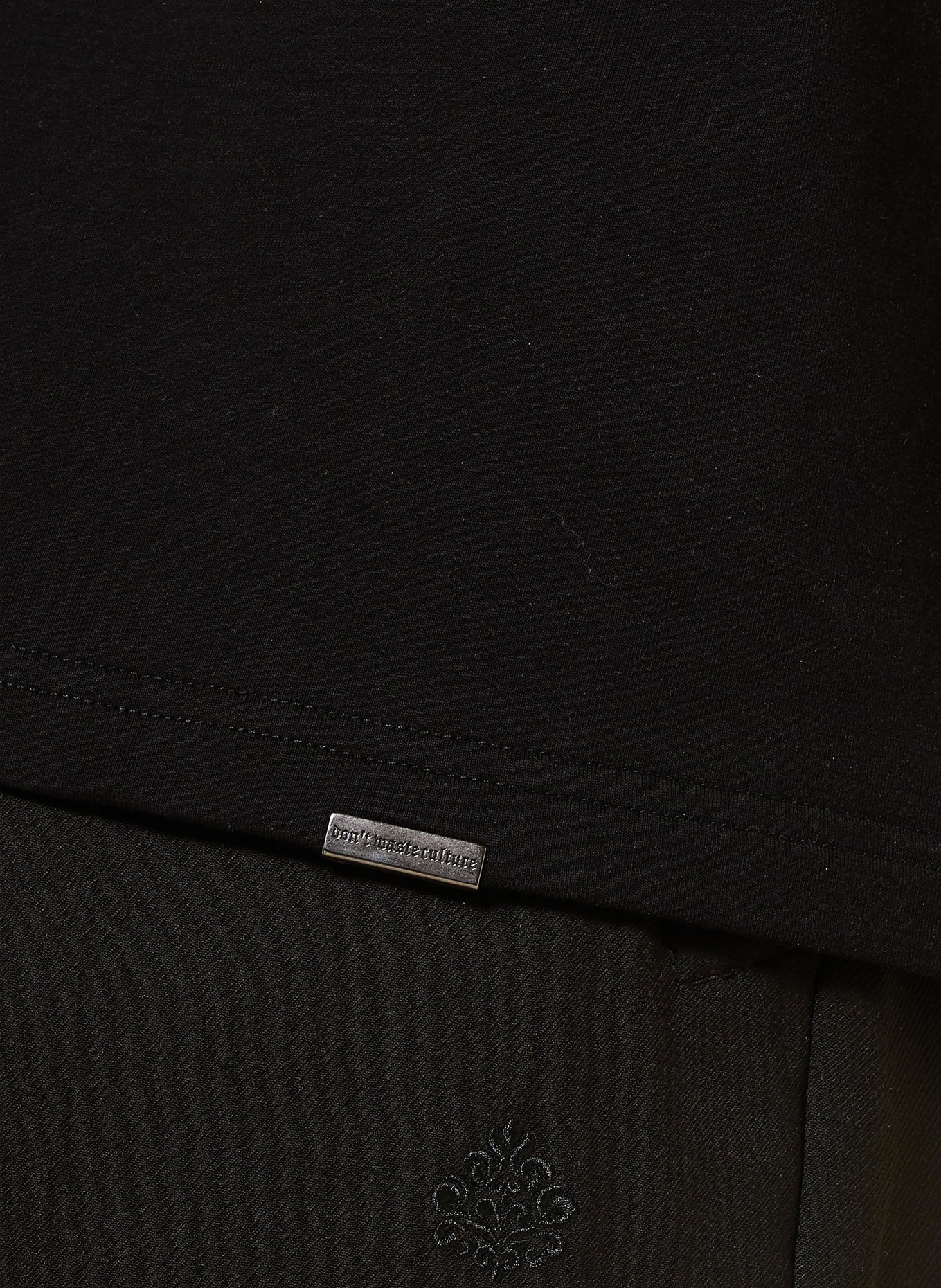 don't waste culture Koszulka UMEKA: CZARNY