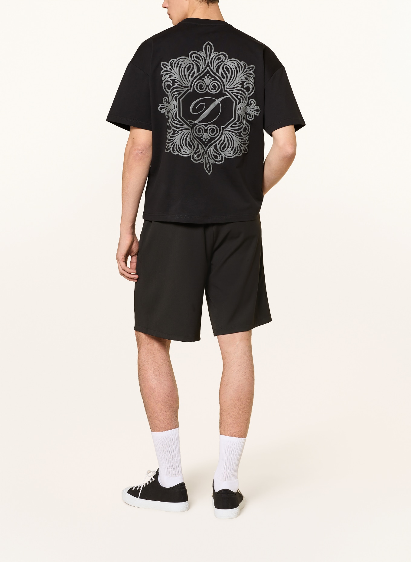 don't waste culture Short HILDARA: NOIR