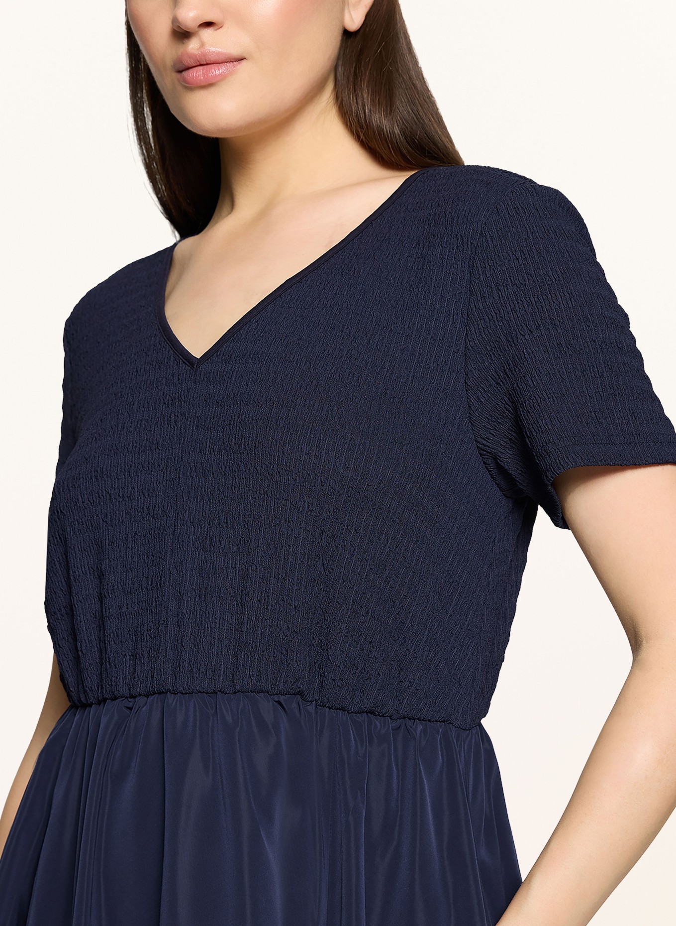 CARTOON Šaty z kombinace materiálů: TMAVĚ MODRÁ