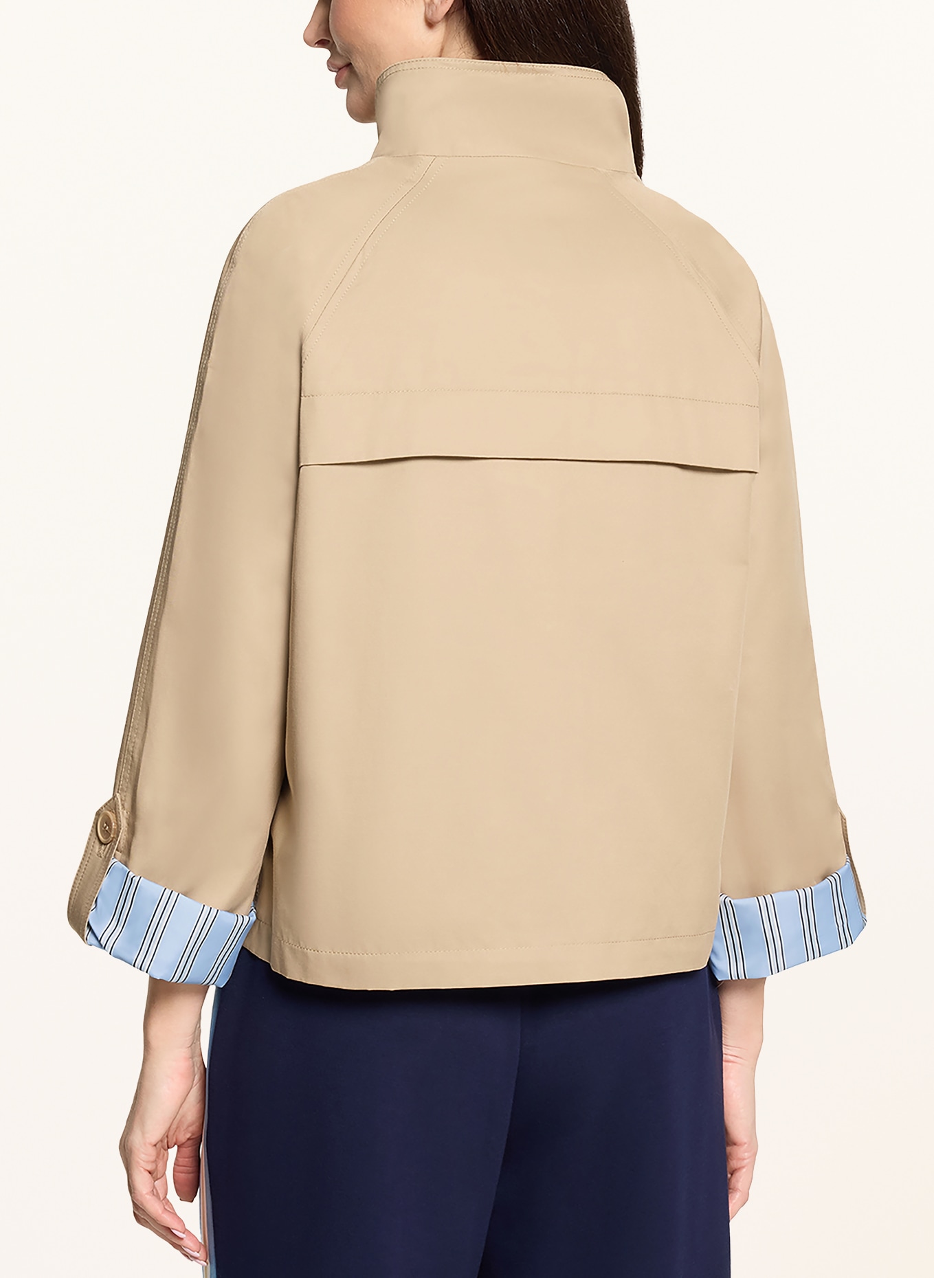 CARTOON Předsedající: BÉŽOVÁ