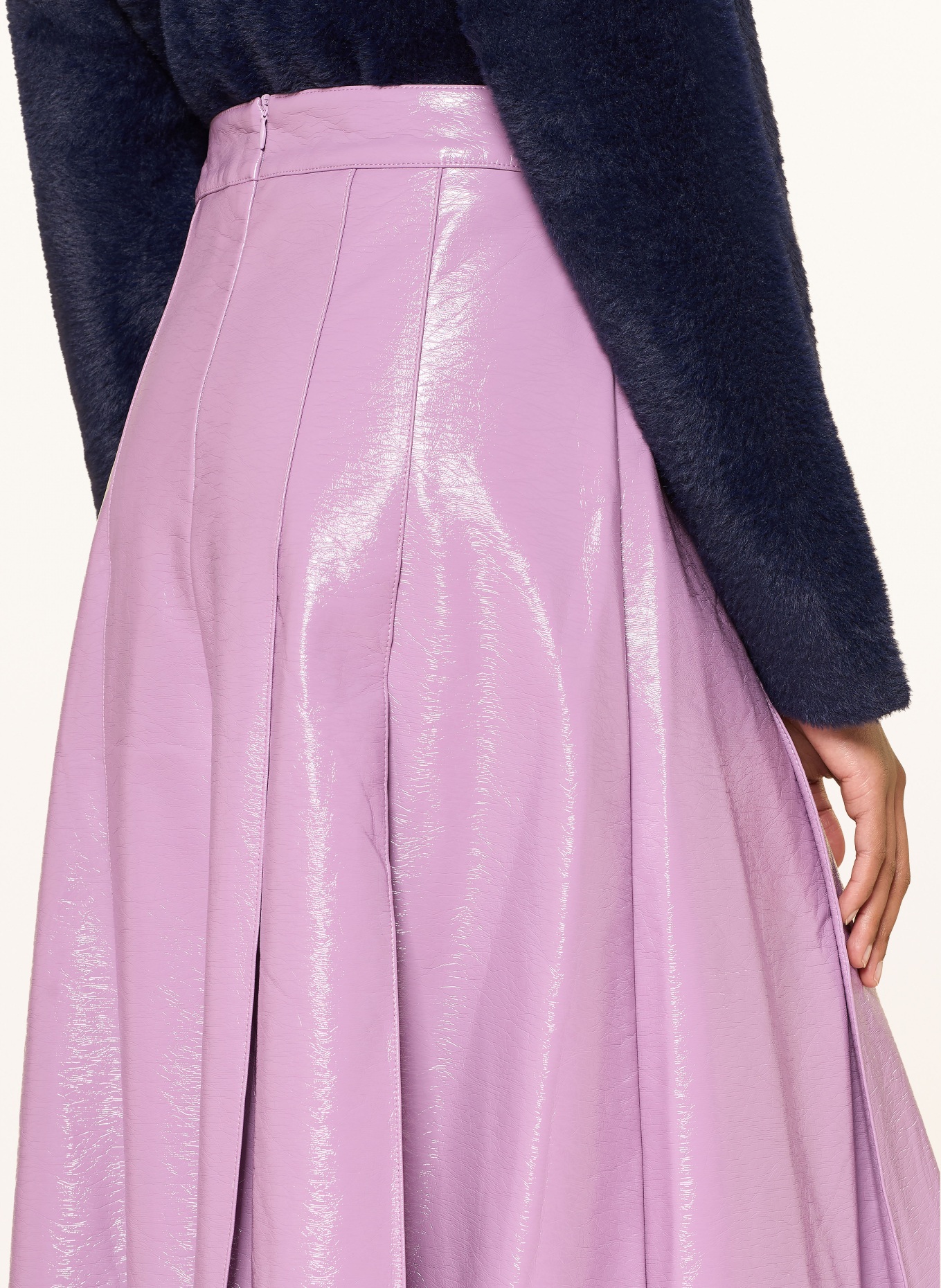 ESSENTIEL ANTWERP Faltenrock in Lederoptik: ROSA