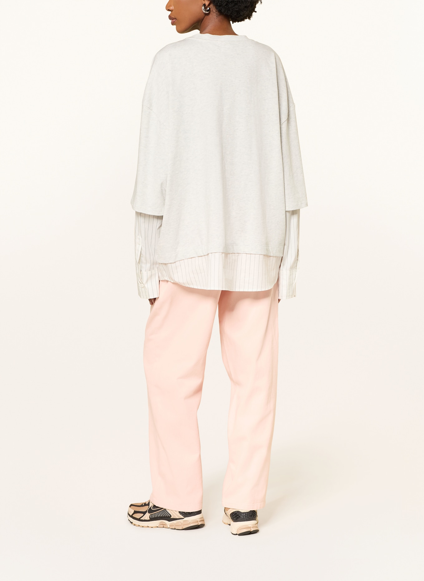 KARO KAUER Oversized tričko s dlouhým rukávem z kombinace materiálů: SVĚTLE ŠEDÁ / BÍLÁ