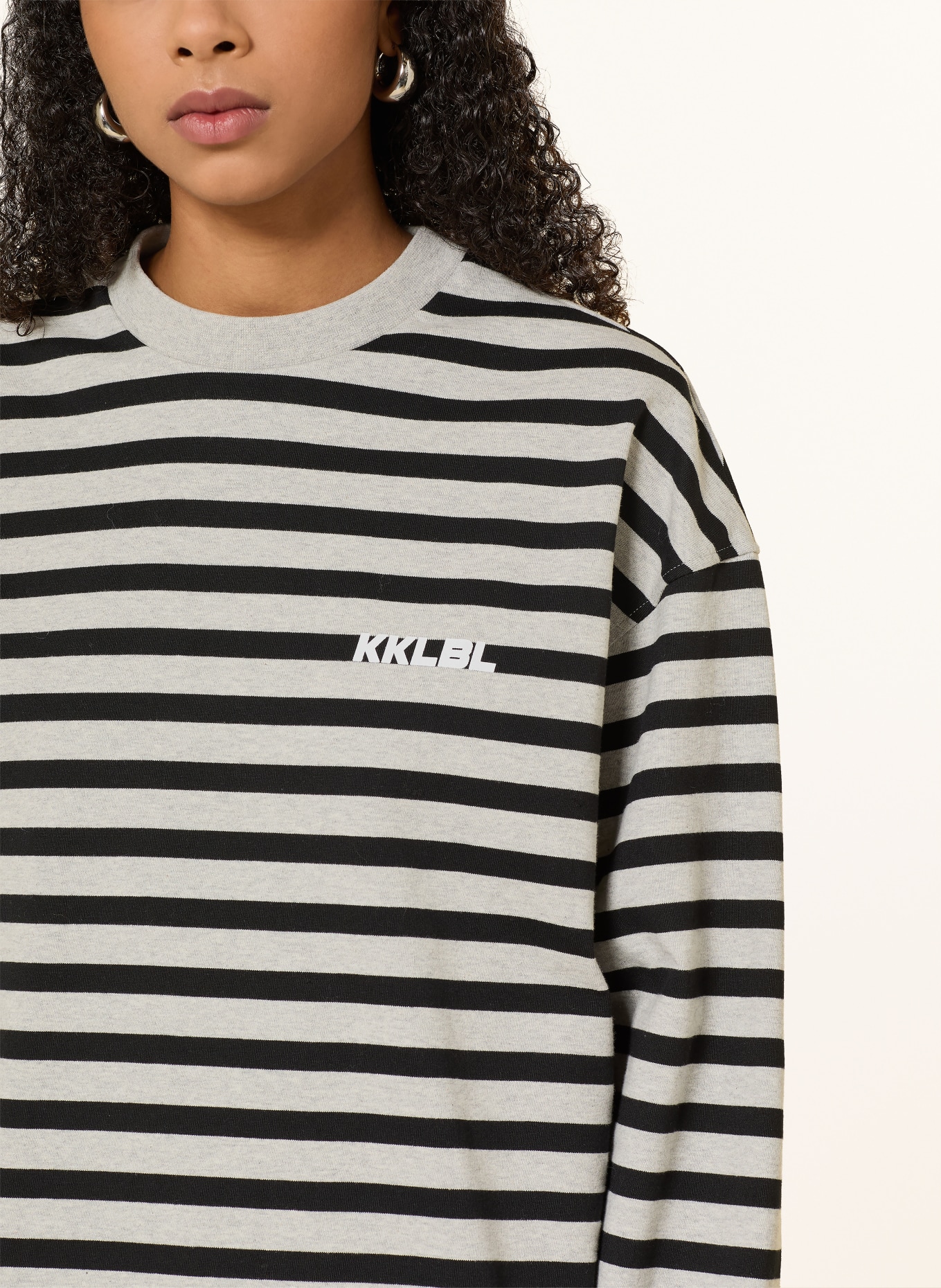 KARO KAUER Oversized-Longsleeve: GRAU / SCHWARZ