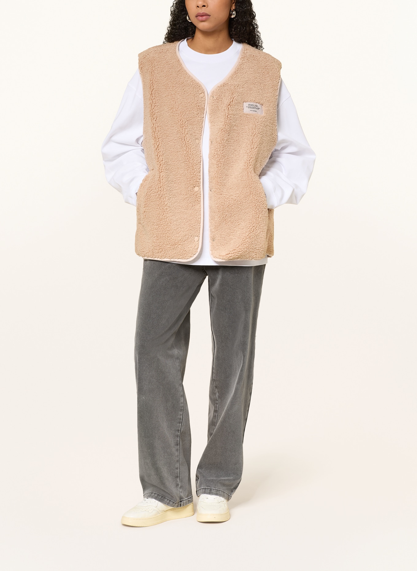 KARO KAUER Teddyfellová vesta: BÉŽOVÁ