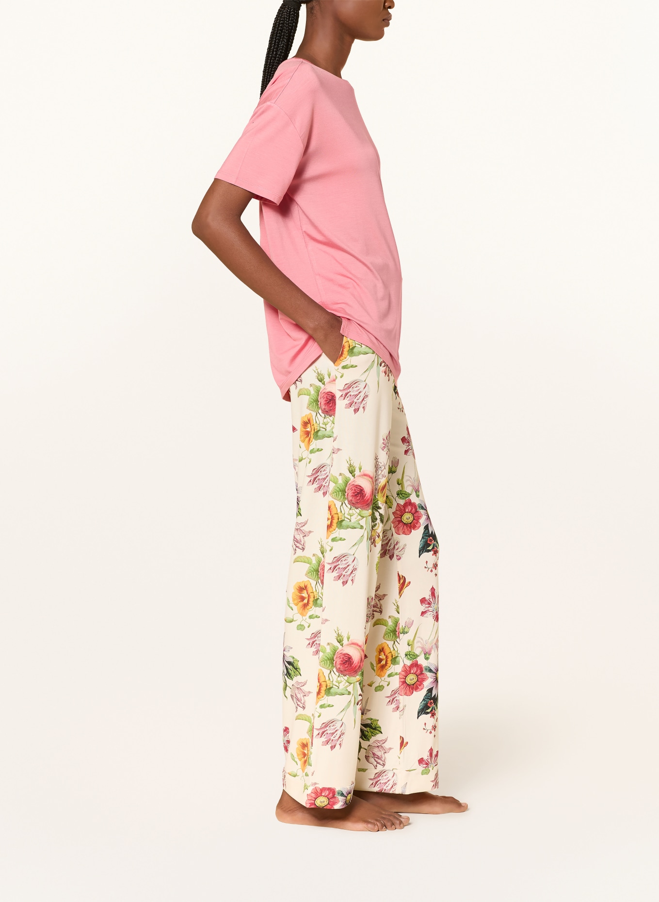 ESSENZA Spací kalhoty NORA FLOREA: KRÉMOVÁ / TMAVĚ ČERVENÁ / ZELENÁ