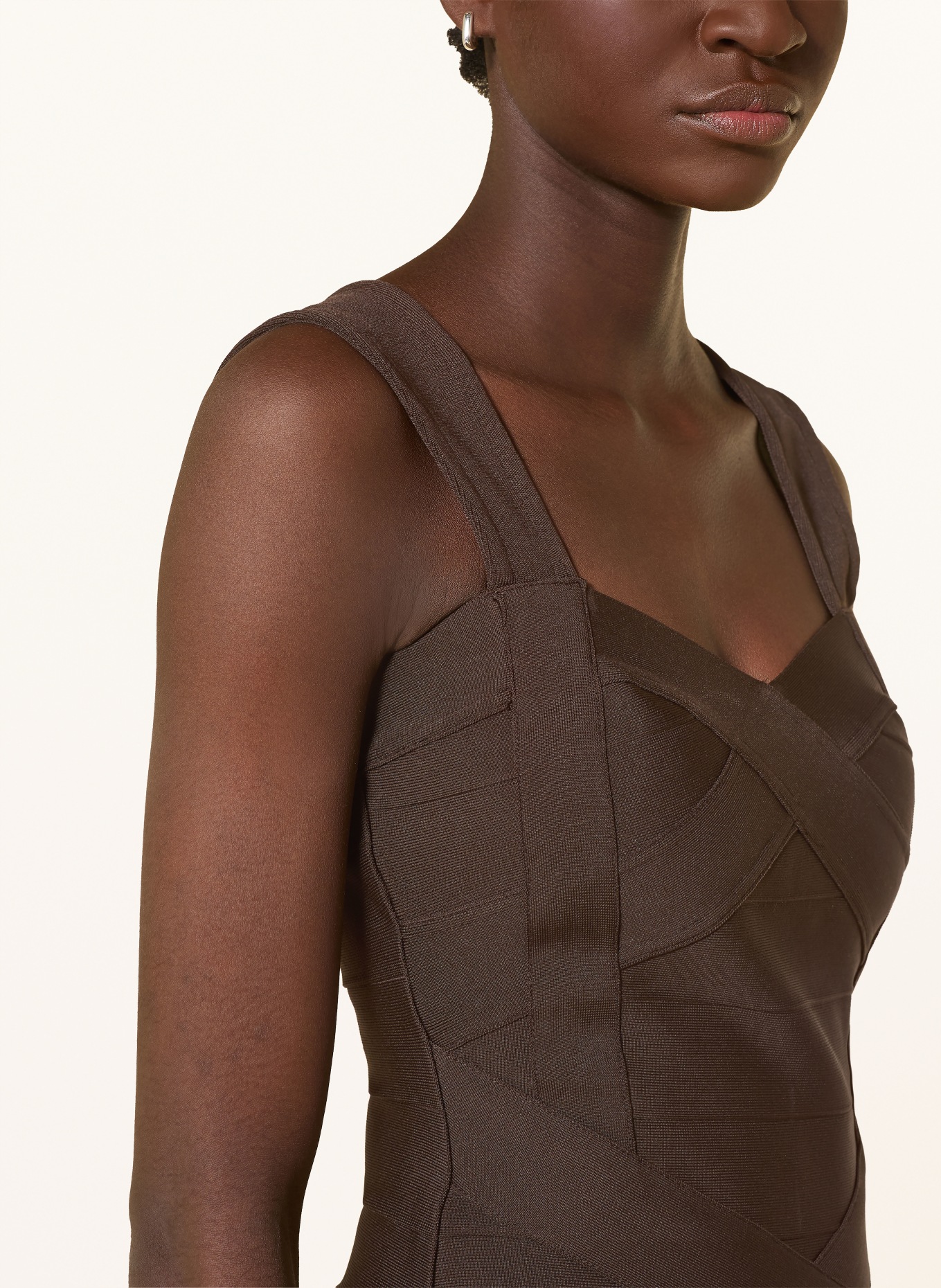 LIPSY robe de cocktail: MARRON FONCÉ