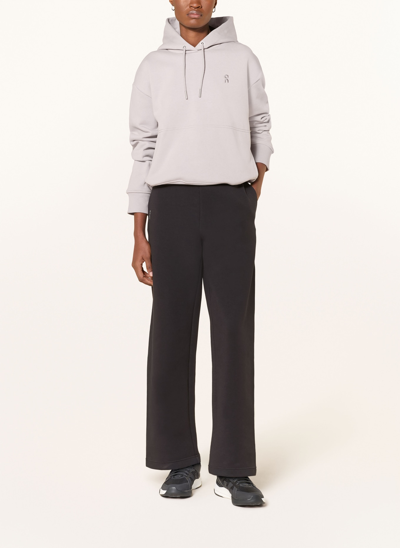 On Mikina s kapucí CLUB COLLECTIVE: ČERNOŠEDÁ