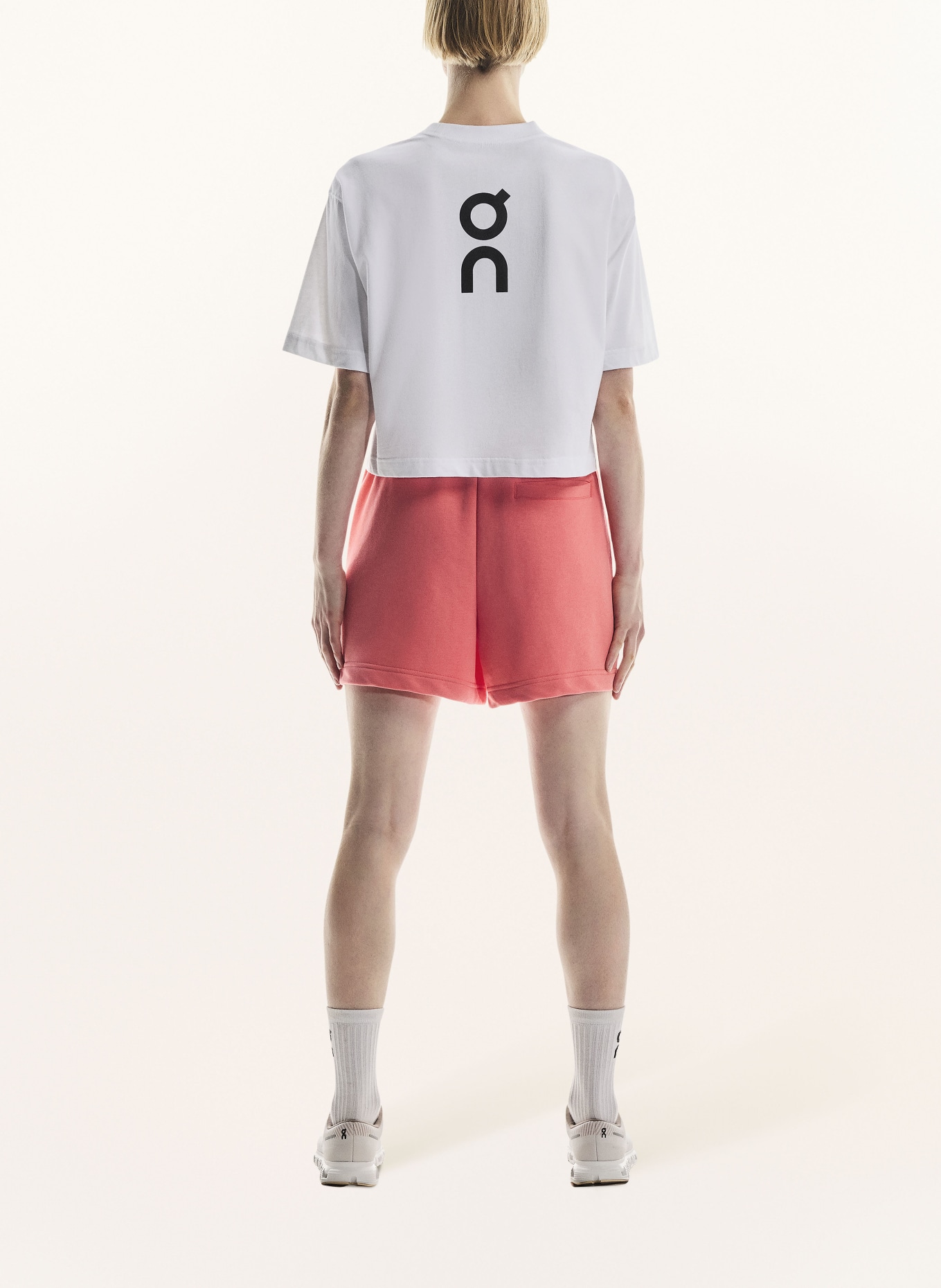 On T-shirt CLUB: WHITE / BLACK