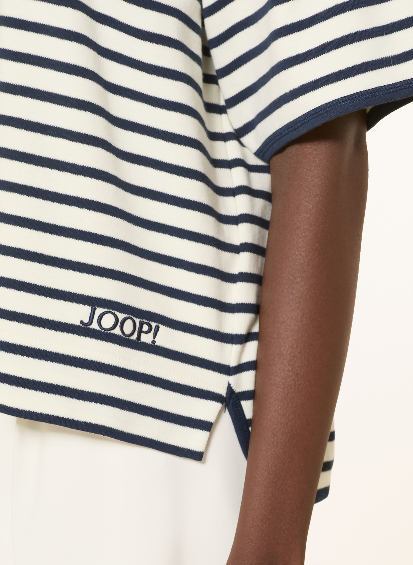 JOOP! T-shirt: BLEU FONCÉ / CRÈME
