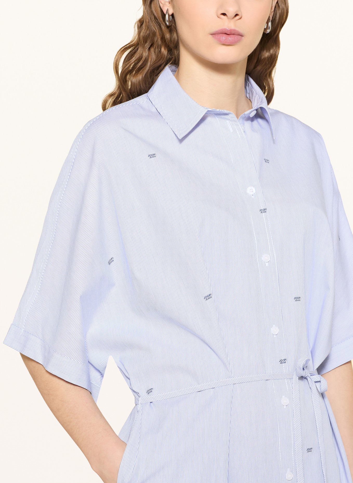 JOOP! JEANS Košilové šaty DAVINIA: MODRÁ / BÍLÁ