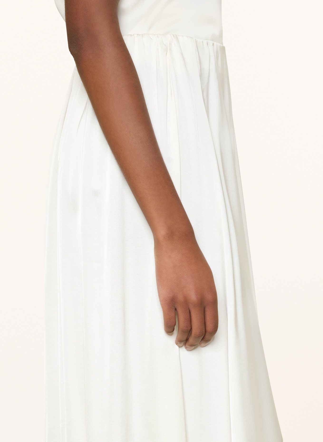 MRS & HUGS satin skirt: WHITE