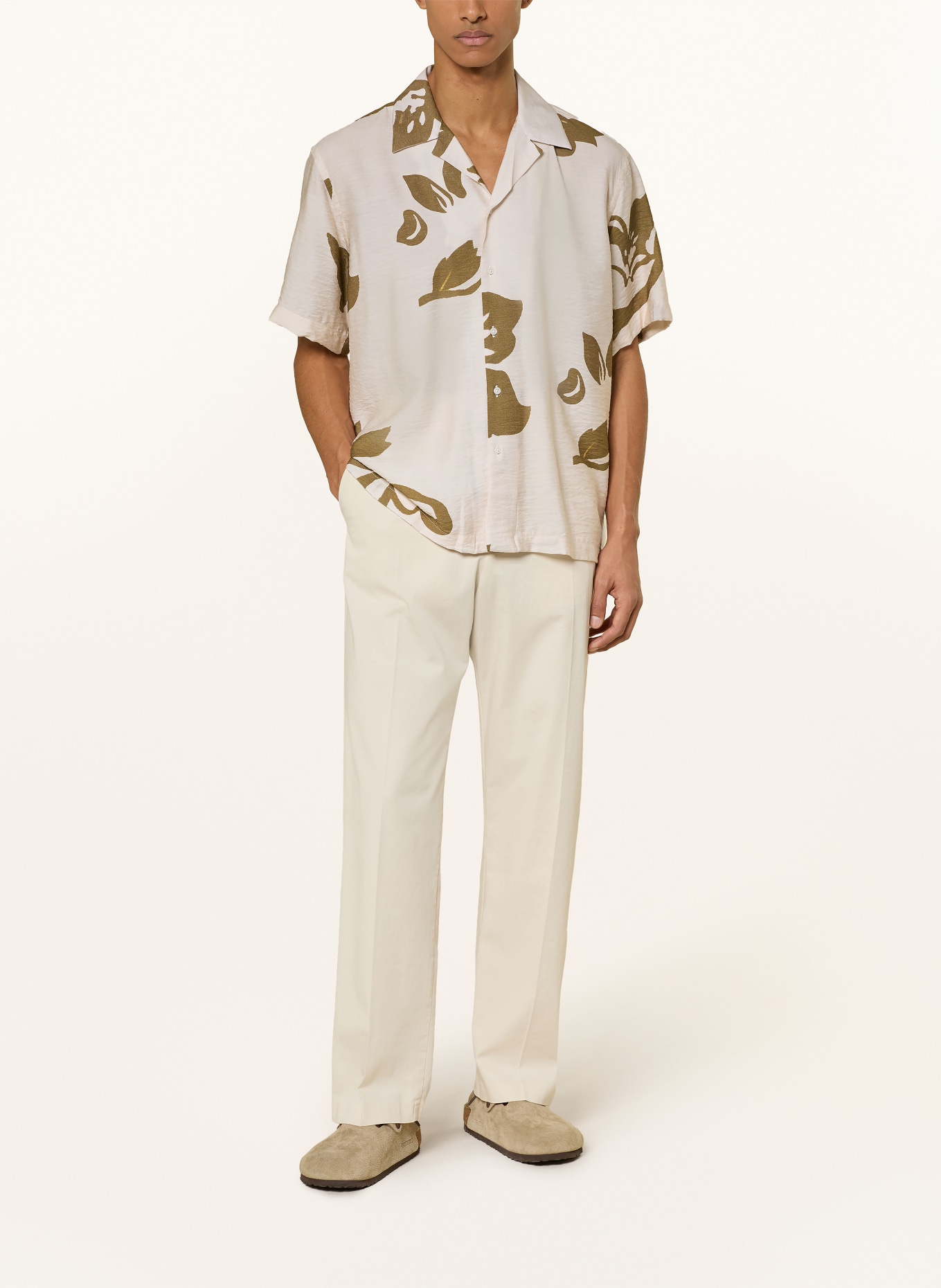 I'M BRIAN Comfort Fit Resort Shirt: CREAM / KHAKI
